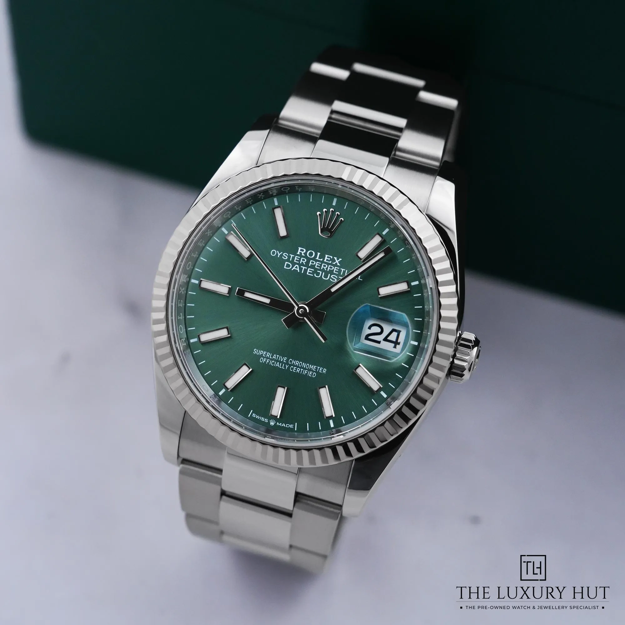 2026/06/4d8319bb-0760-4950-afca-431b1702a18bRolex_Datejust_36_Steel_White_Gold_Mint_Green_Dial_52966-b.jpg.webp