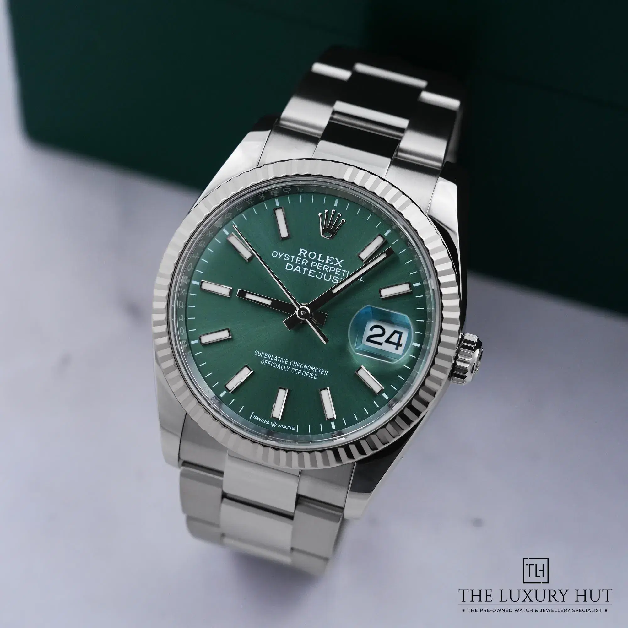 2026/06/4d8319bb-0760-4950-afca-431b1702a18bRolex_Datejust_36_Steel_White_Gold_Mint_Green_Dial_52966-b.jpg.webp