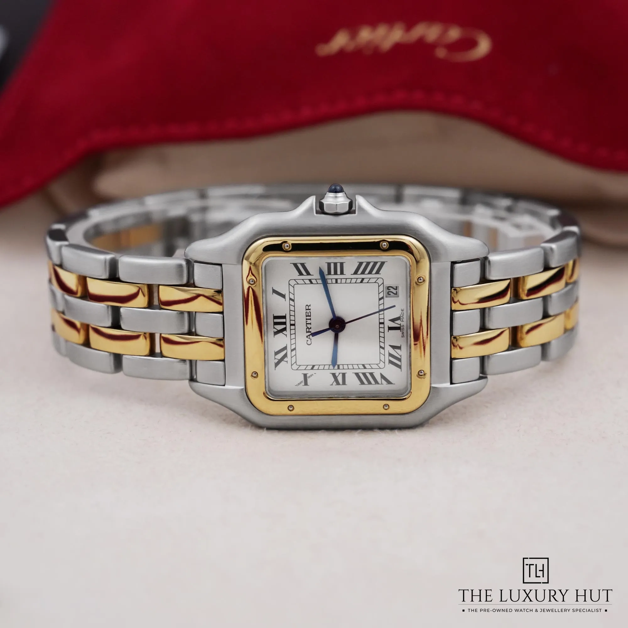 2026/06/7b3137ba-04c7-411b-a80b-9ddd4ad87e10Cartier_Panthère_Steel_Yellow_Gold_White_Roman_52535-c.jpg.webp