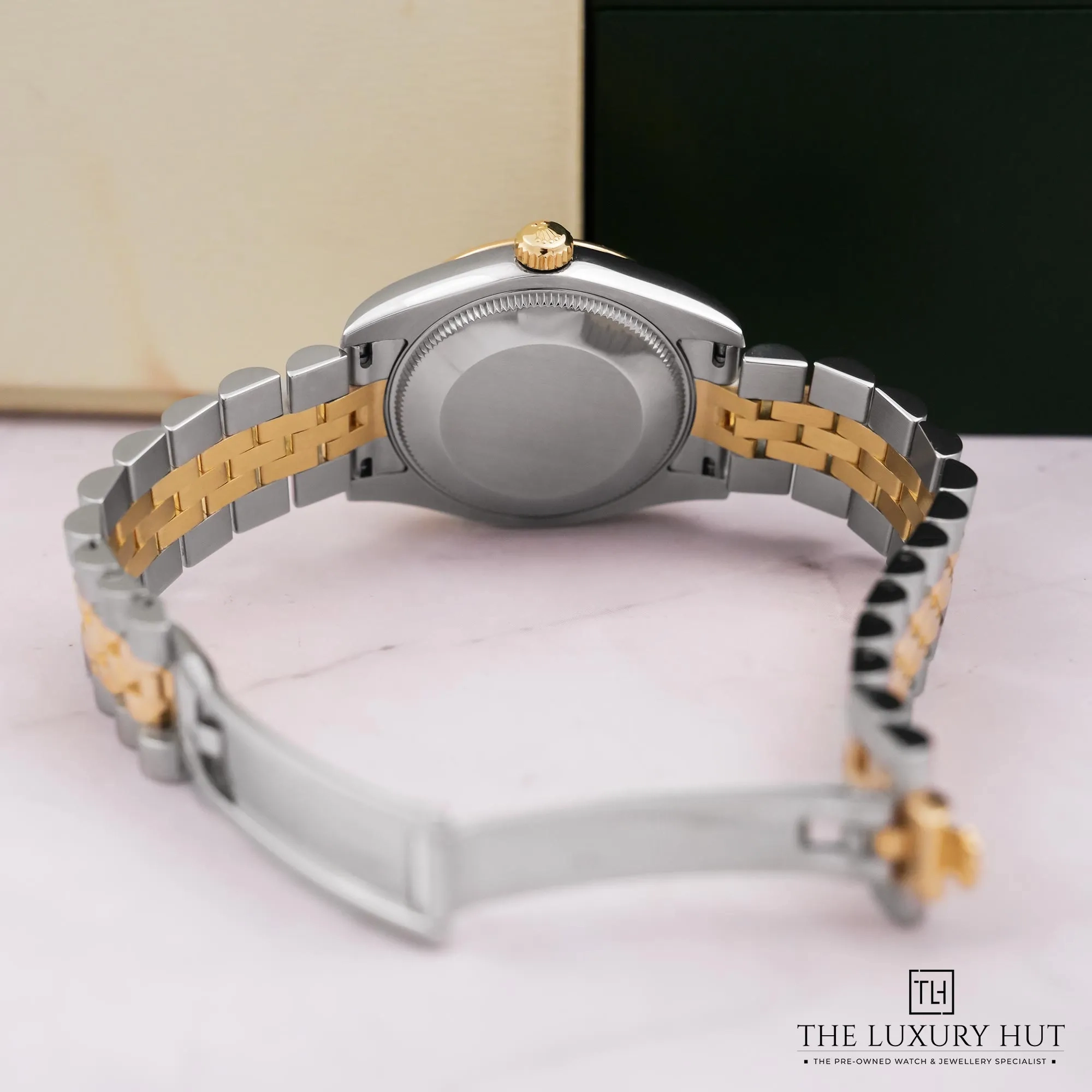 2026/06/85e1244f-85c8-4cac-8dca-329321d7245fRolex_Lady-Datejust_31_Black_MOP_Jubilee_Diamonds_52977-d.jpg.webp