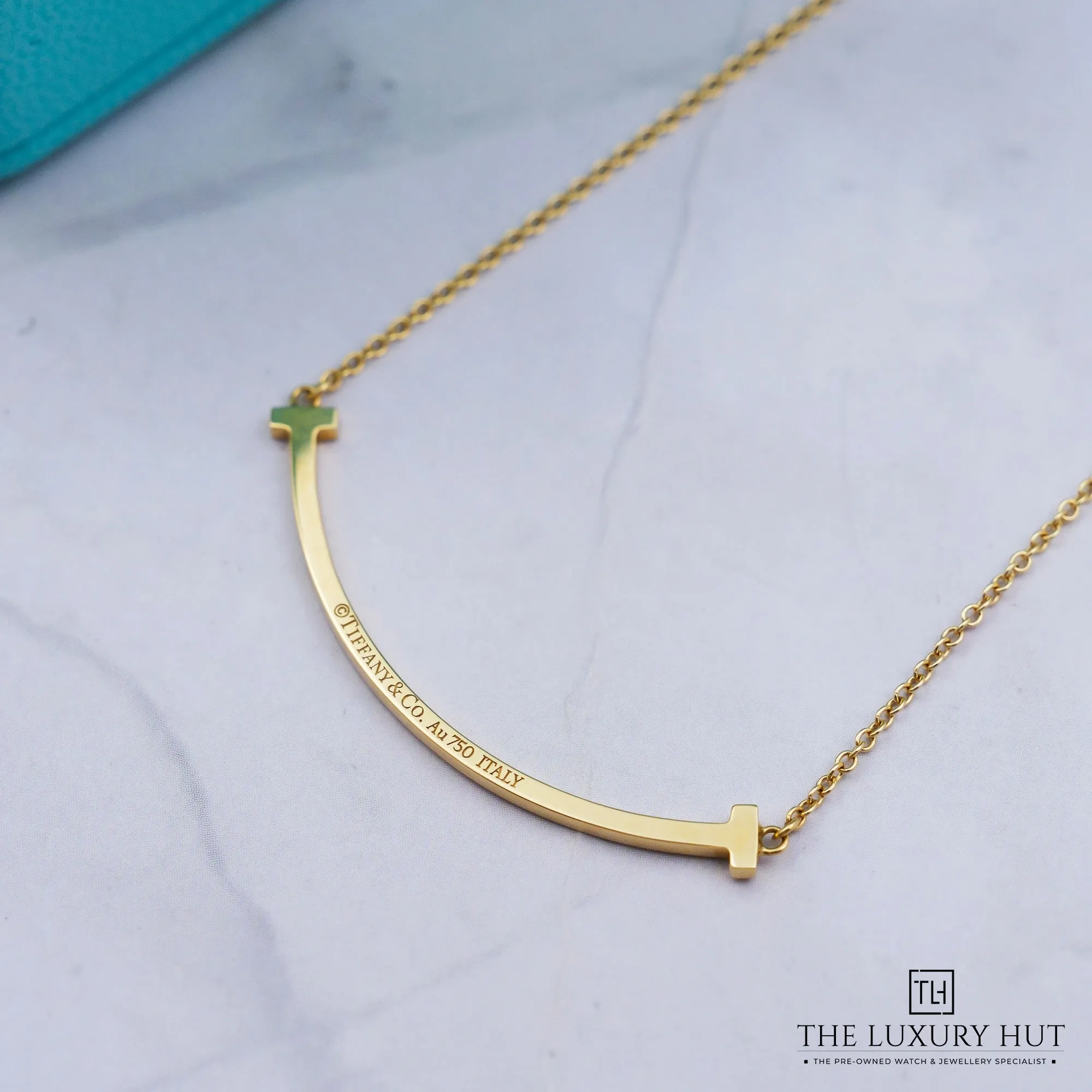 2026/06/8cbcbfb8-e34e-44e3-92ba-0b1aaa9fee01Tiffany_T_Yellow_Gold_Smile_Small_Pendant_53127-c.jpg.webp