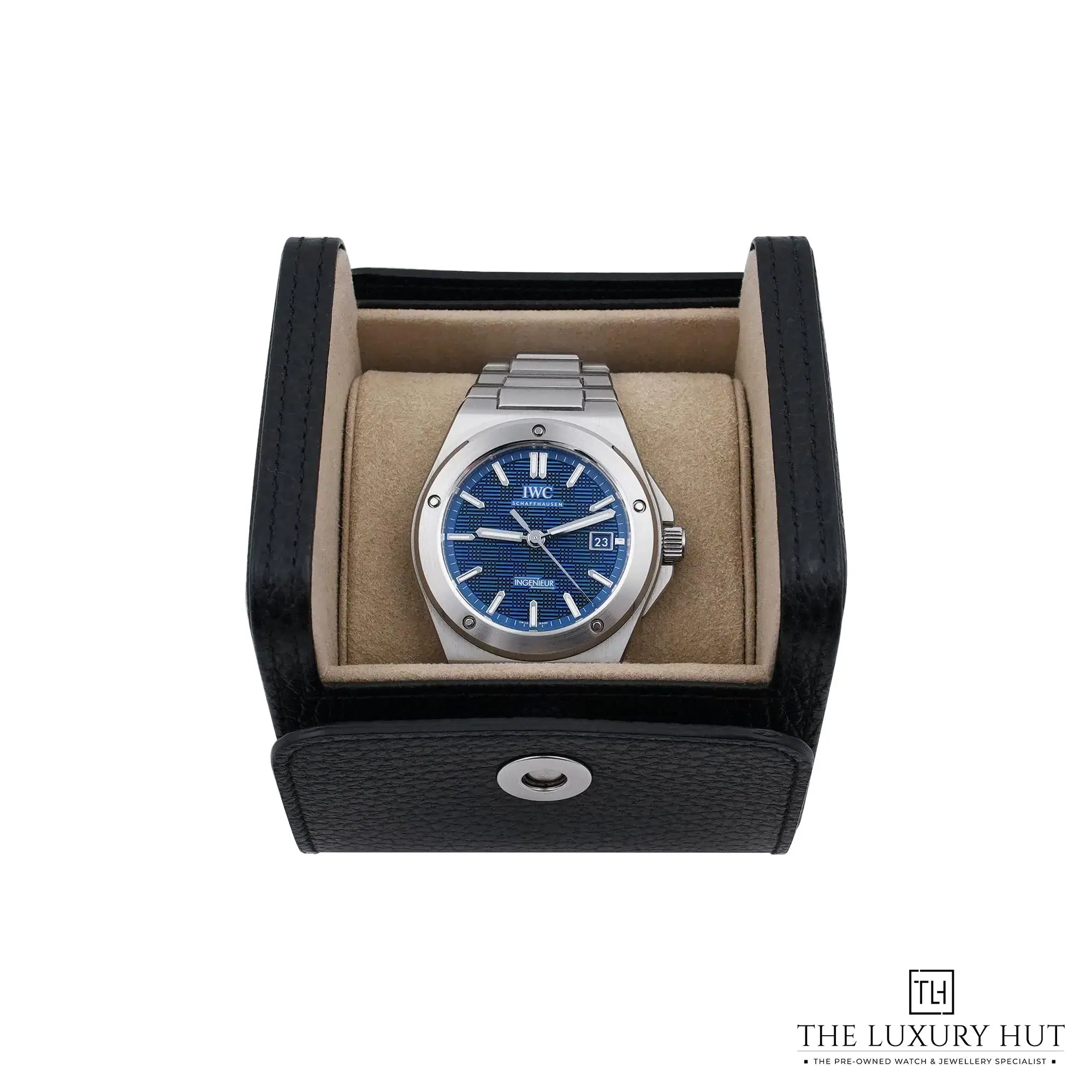 2026/06/8ee68268-a0fd-47d1-9863-3db3c5bbaa75IWC_Ingenieur_Automatic_40mm_Steel_Blue_53080-f.jpg.webp