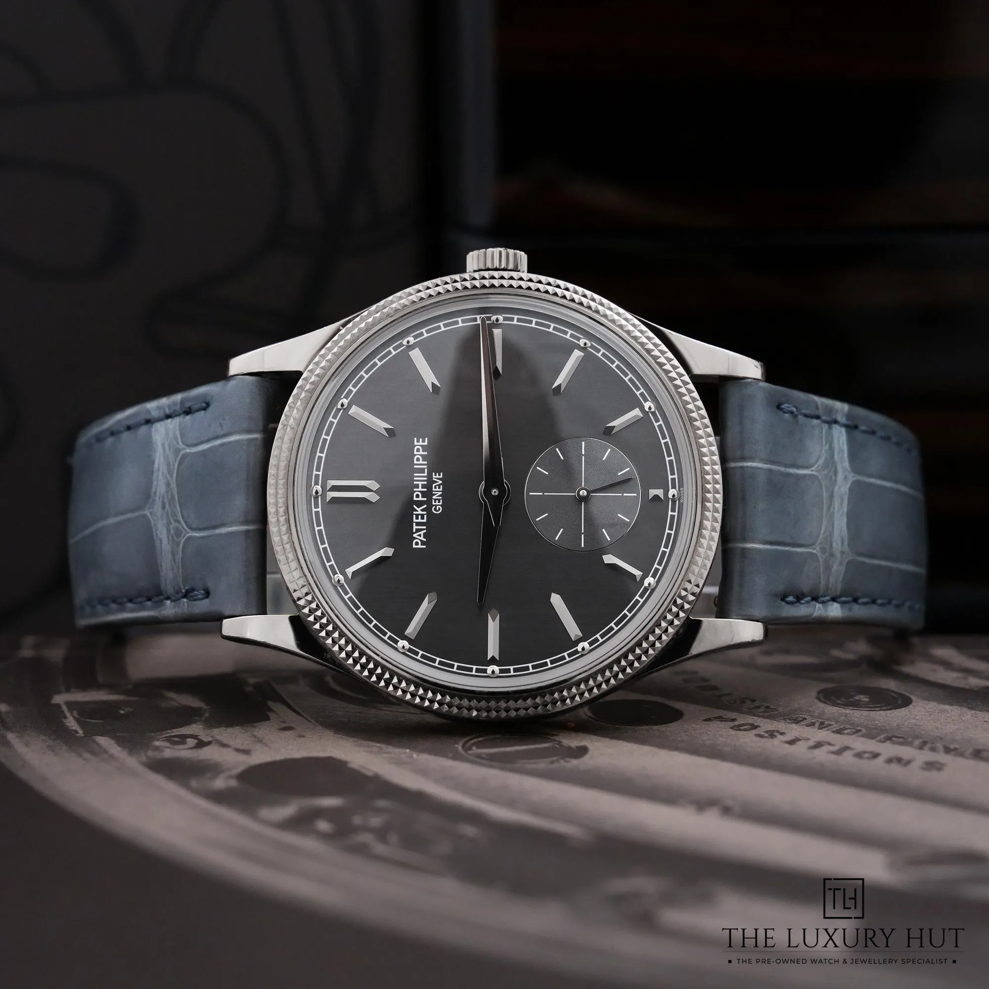 2026/06/991e8bb9-f369-4829-a189-8dcad9a2fba3Patek_Philippe_Calatrava_White_Gold_Charcoal_Grey_Update_53122-cc.jpg.webp