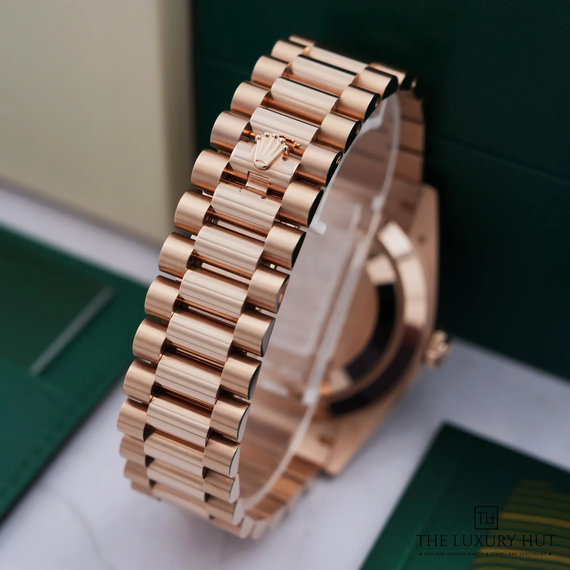 2026/06/99dbc4b7-060a-44ed-9305-3dccd0b2497bRolex_Day-Date_40_Everose_Gold_Green_Anniversary_Dial_LB913-e.jpg.webp