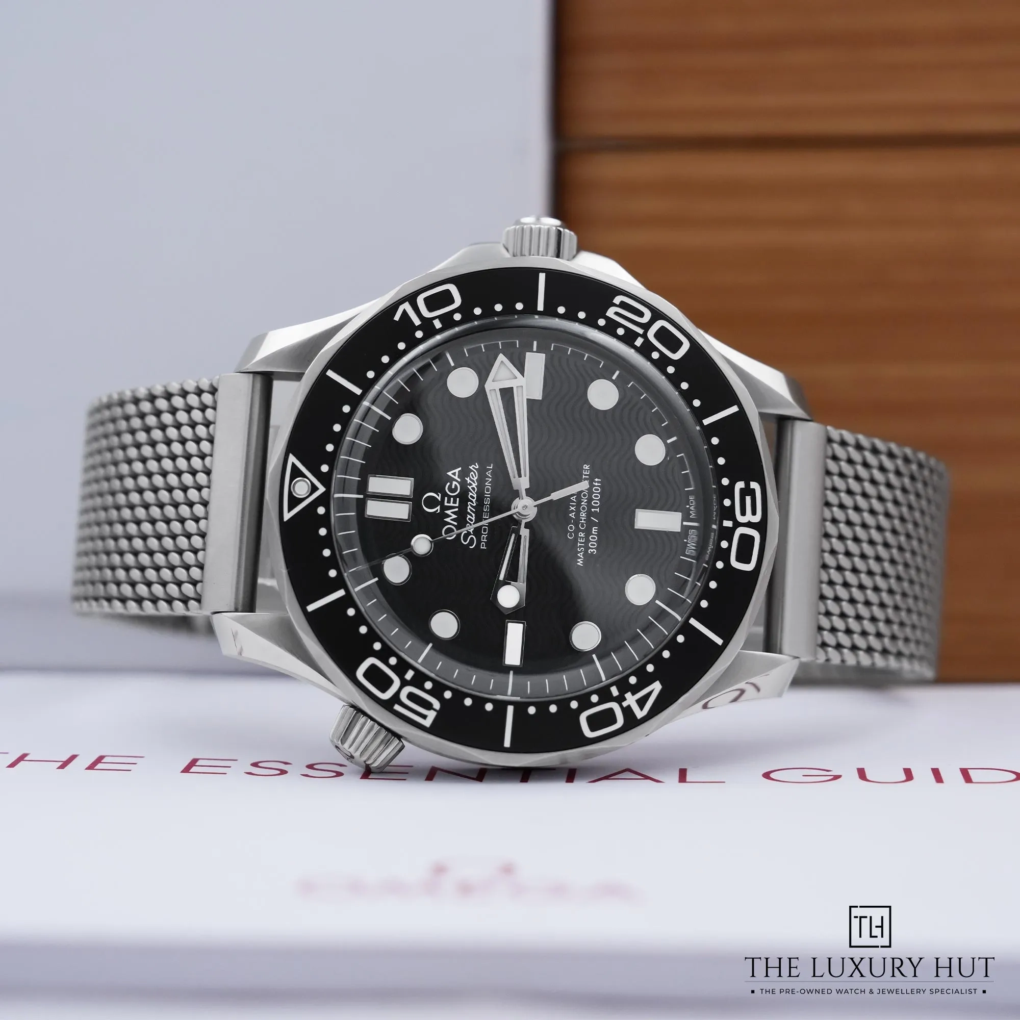 2026/06/b90eac74-2077-4ce2-a46f-10334e503b40Omega_Seamaster_Diver_300M_Steel_Black_Wave_53065-c.jpg.webp