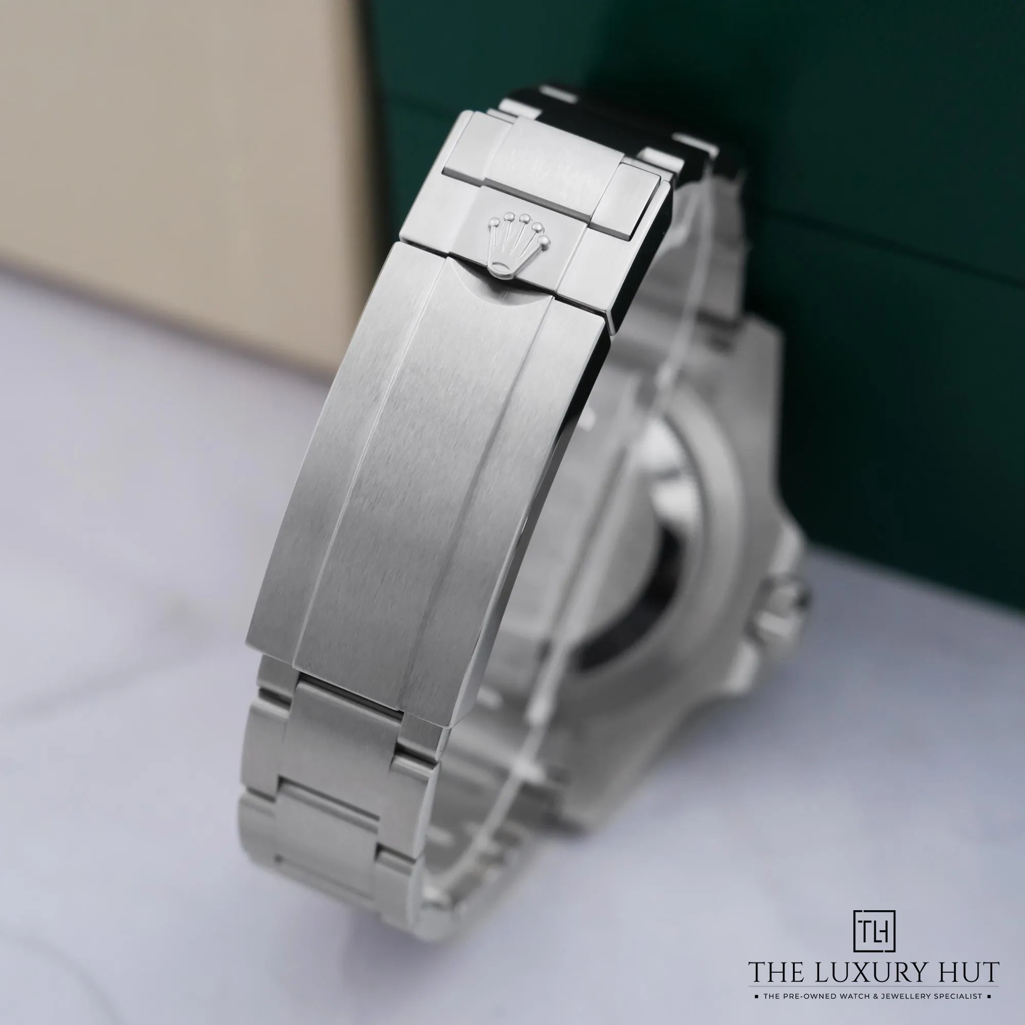 2026/06/d13111ed-1572-43ed-b6d6-d763bb8c7f90Rolex_Submariner_No-Date_40mm_Black_Dial_52969-e.jpg.webp