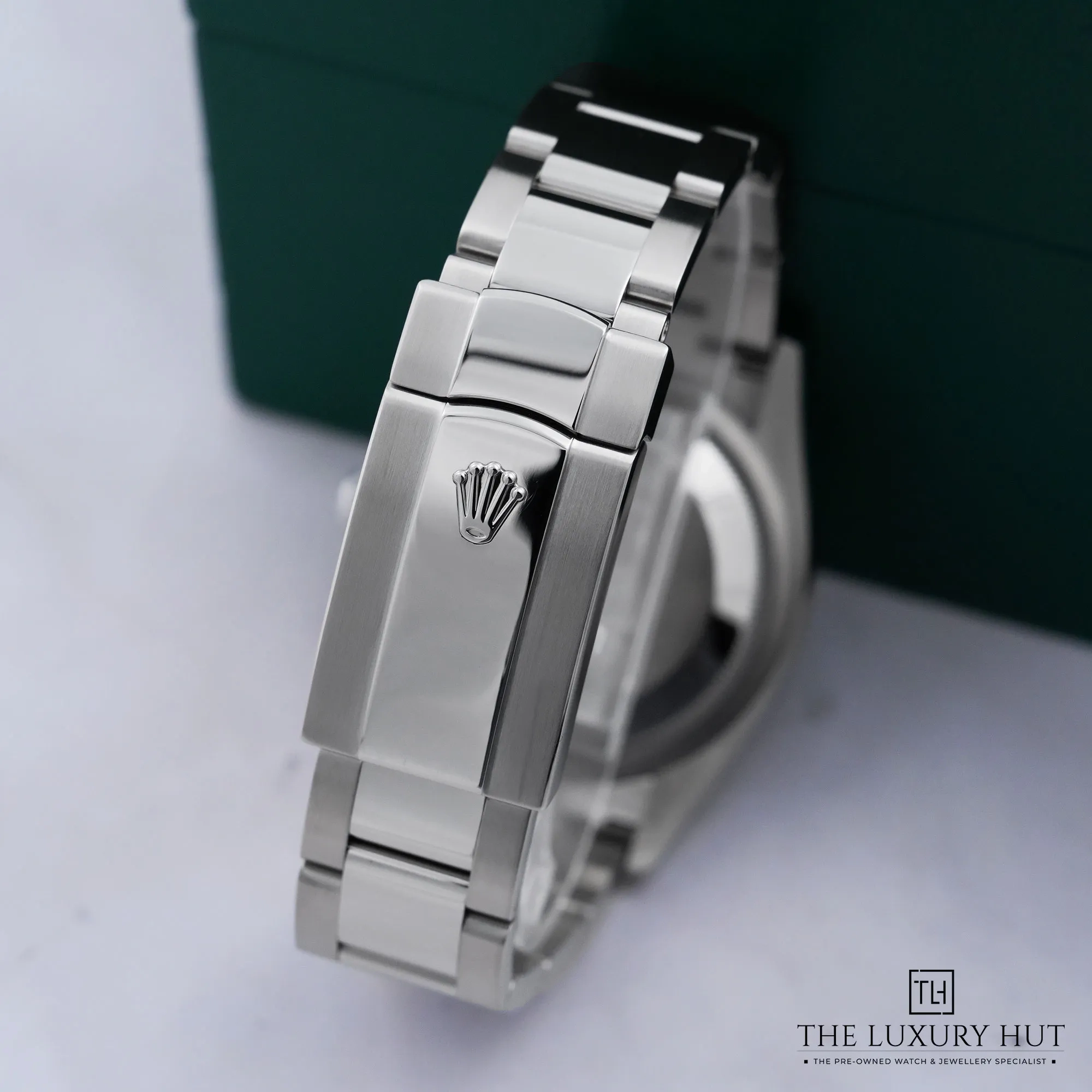 2026/06/d92cbd6a-f866-49f7-9bfd-5a77e3a2ffcdRolex_Datejust_36_Steel_White_Gold_Mint_Green_Dial_52966-e.jpg.webp