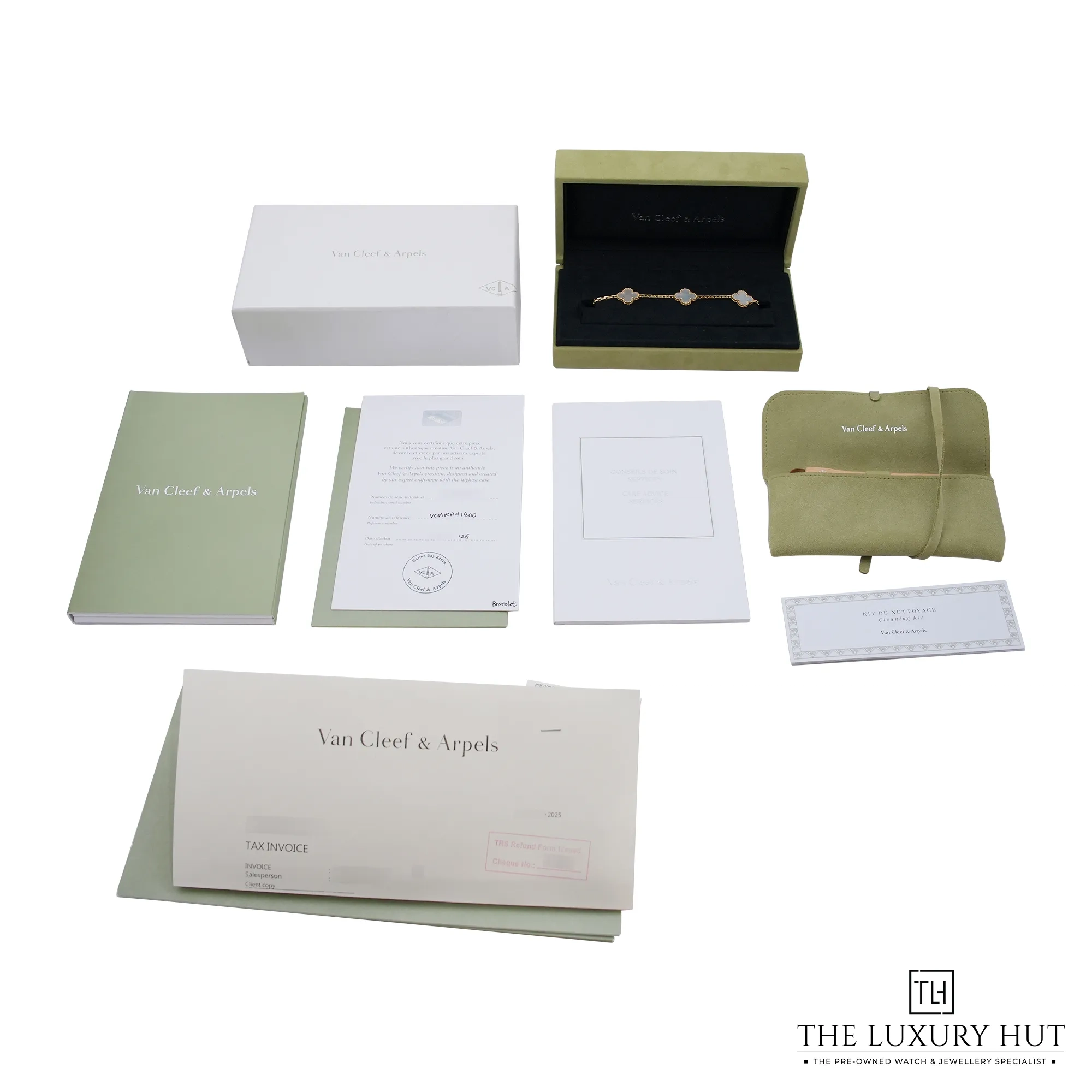2026/06/eeeb2ae3-2f4c-4759-8564-a02c6f1a10e1Van_Cleef_Arpel_Yellow_Gold_5_MOP_Bracelet_53139-e.jpg.webp