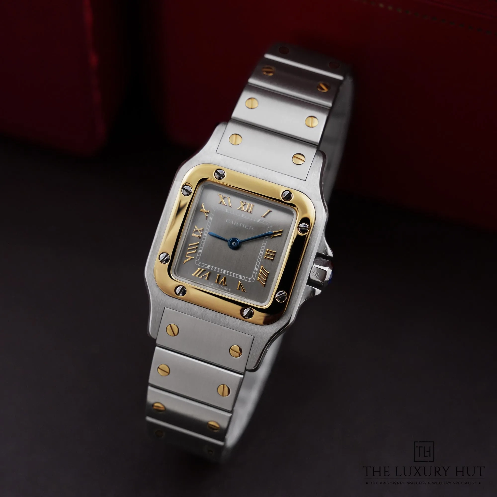 2026/06/f2e35036-5bda-4a3a-8e0b-bcef84ebf433Cartier_Santos_Galbée_Steel_Gold_Titanium_Roman_52957-b.jpg.webp
