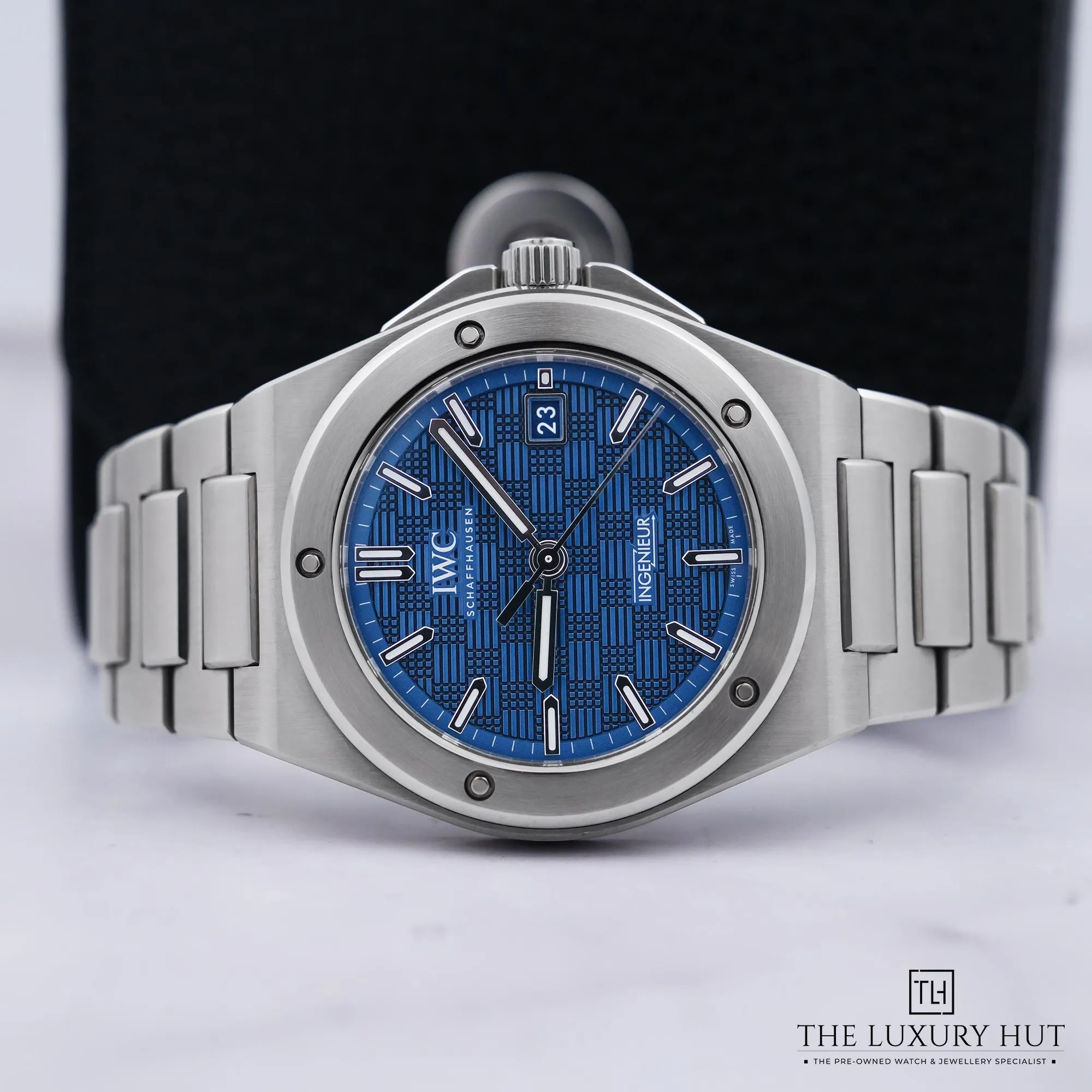 2026/06/fab99e9d-e722-4f9e-82c7-c2a64071721cIWC_Ingenieur_Automatic_40mm_Steel_Blue_53080-c.jpg.webp