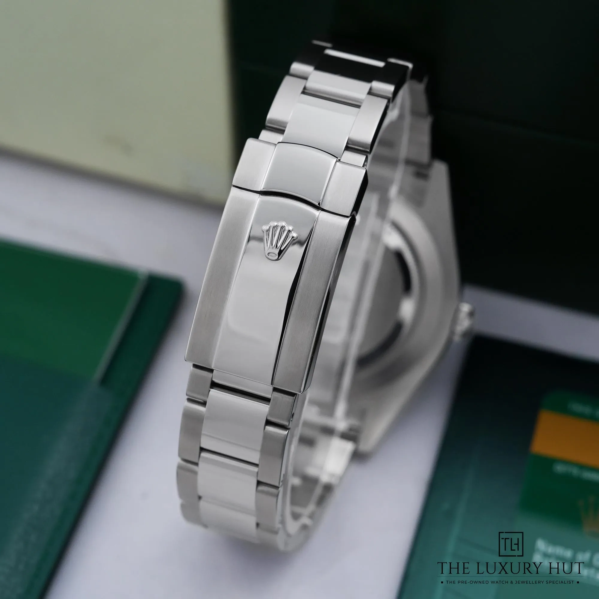 2026/06/fc08b7db-44cc-44f9-8ad9-19eb9112142bRolex_Datejust_II_Steel_41mm_Black_Baton_52895-e.jpg.webp