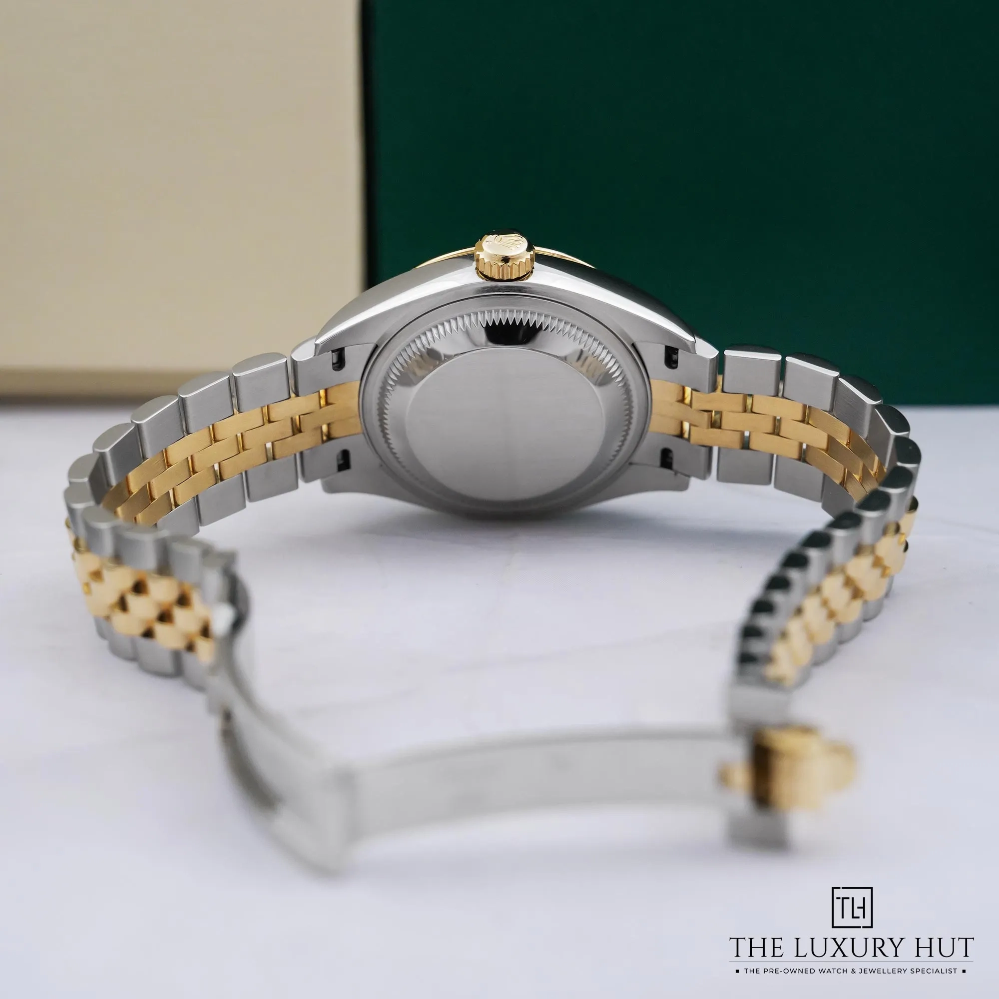 2026/06/fe794e3f-49a6-41bf-9dd4-67f4098b9c70Rolex_Lady-Datejust_28mm_Mint_Green_Diamond_53016-d.jpg.webp