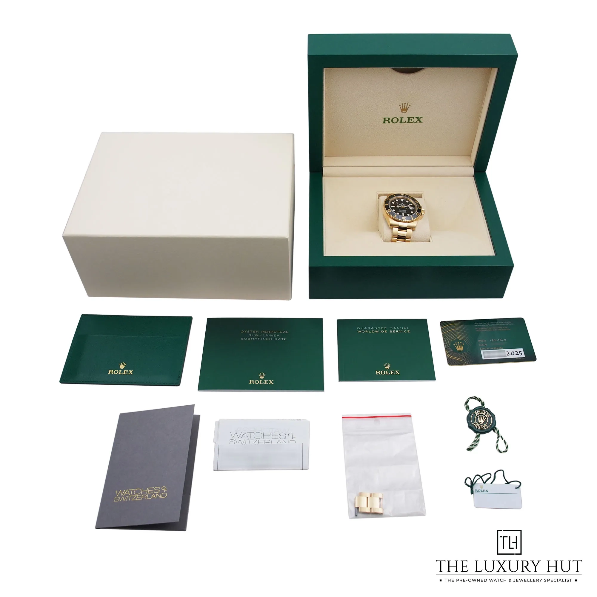 2026/07/00aee180-964b-4ff9-9519-d21e196d0ef1Rolex_Submariner_Date_Yellow_Gold_41mm_Black_Update_53194-ff.jpg.webp