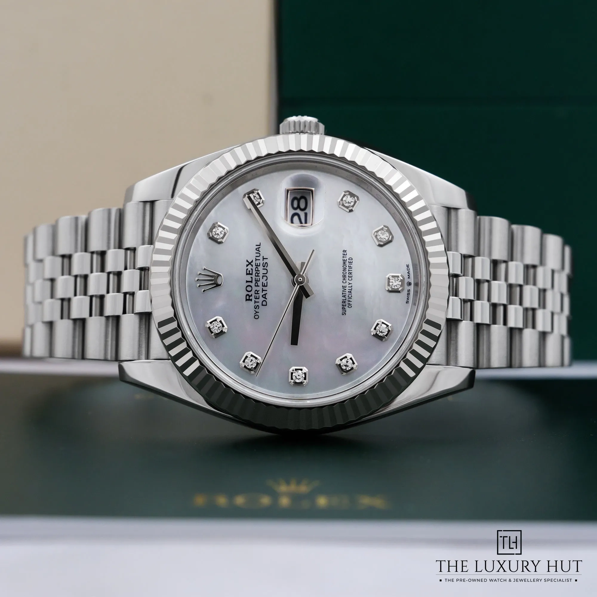 2026/07/07113106-5a48-4c56-b228-e814e690fe17Rolex_Datejust_41_Steel_Gold_MOP_Diamond_53106-c.jpg.webp