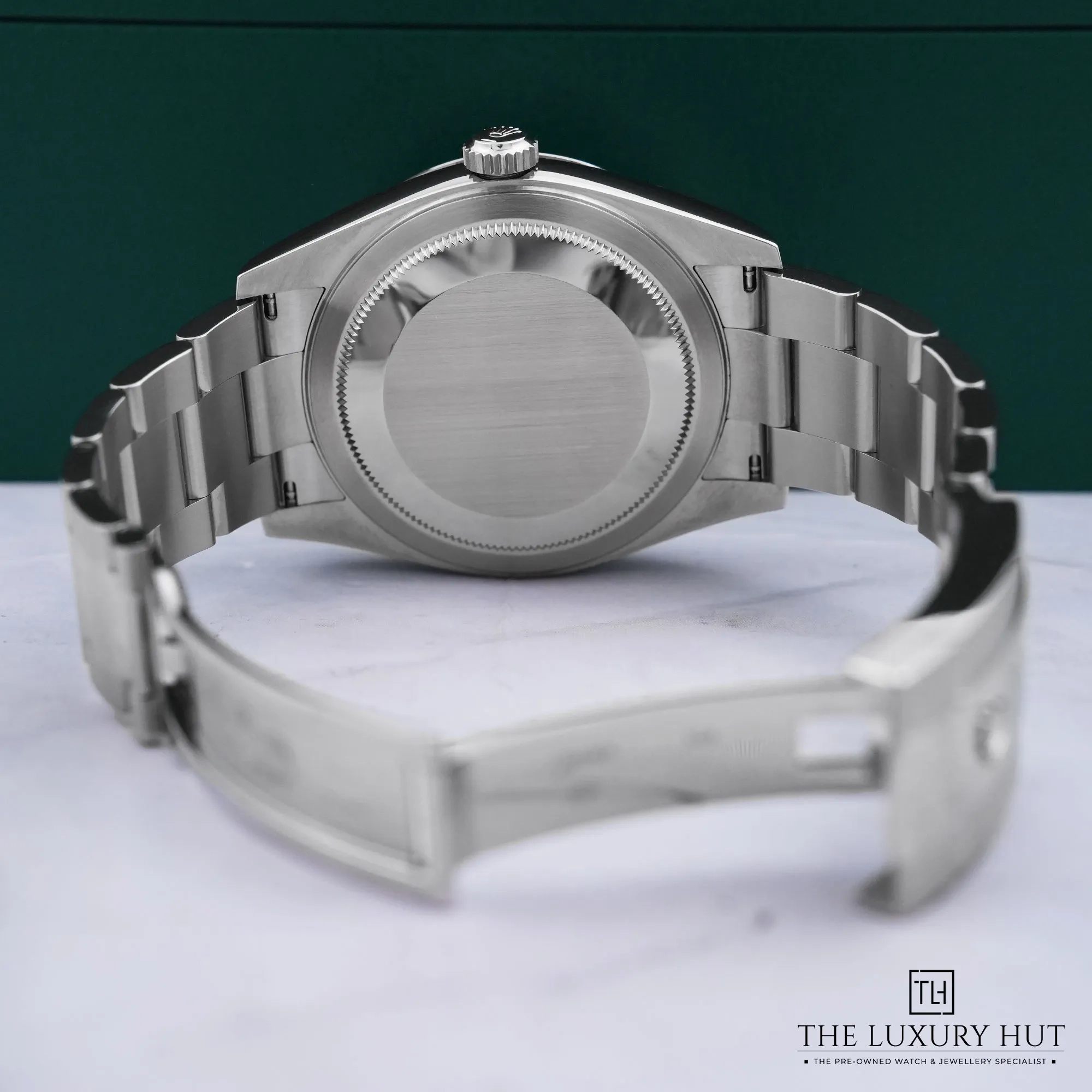 2026/07/0bd7ce18-2fbe-4eb2-9d71-bfd82e751aceRolex_Sky-Dweller_Gold_42mm_Black_Dial_LB942-d.jpg.webp
