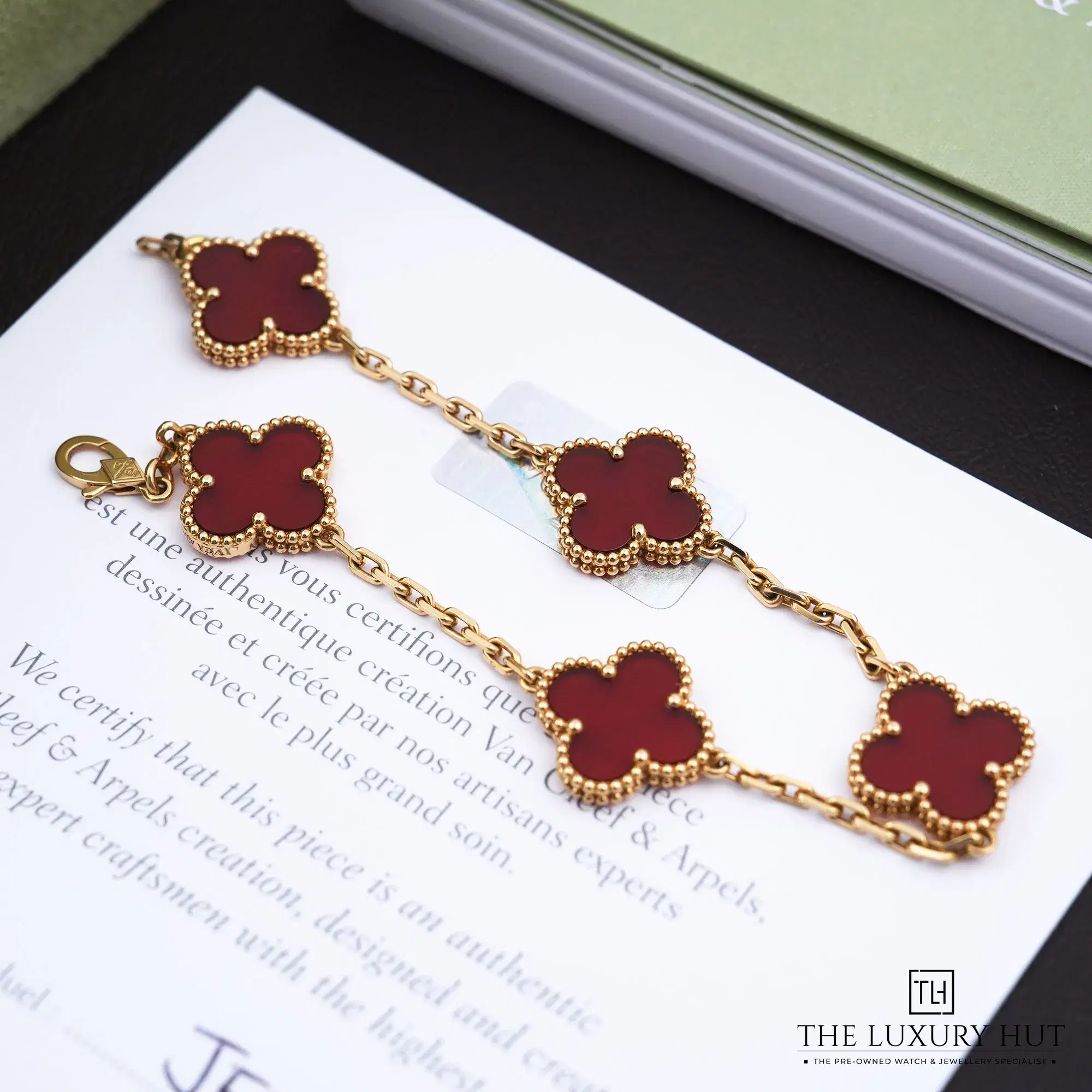 2026/07/0f4cf8bd-fd73-4681-98c9-3e1133b9d342Van_Cleef_Arpels_Yellow_Gold_Carnelian_Motifs_Bracelet_LB976-cc.jpg.webp