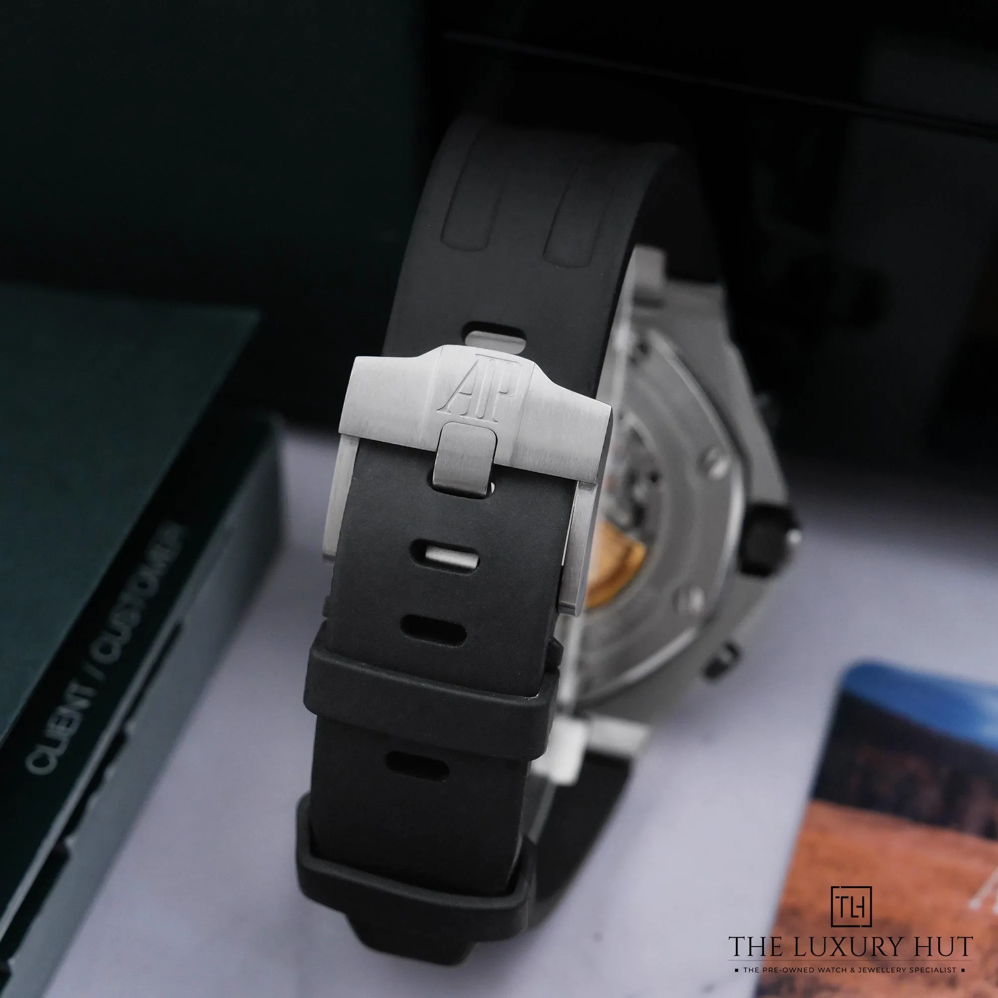 2026/07/104696b7-a631-4e86-9c40-75183604e01eAudemars_Piguet_Royal_Oak_Offshore_Vampire_LB938-e.jpg.webp