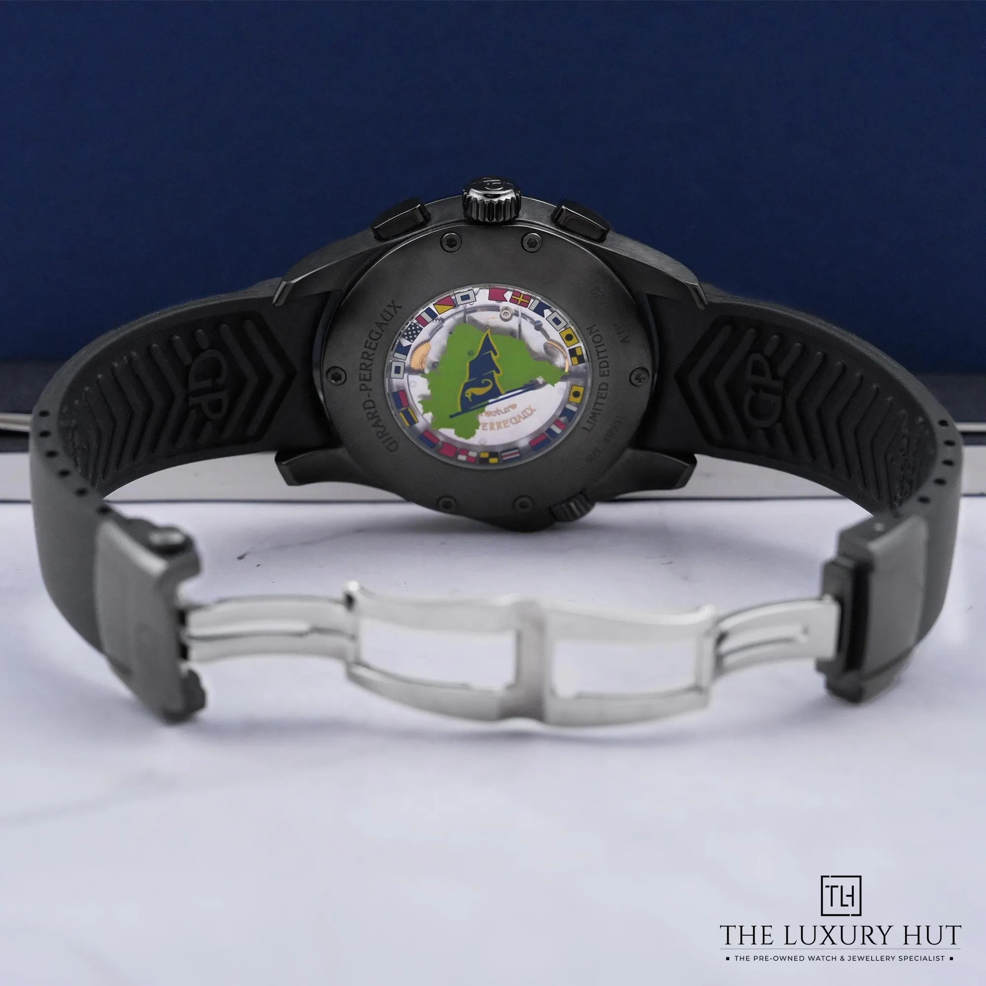 2026/07/18746ef1-2e55-48f2-9c67-520d1fe2f205Girard_Perregaux_Late_Clube_de_Santos_Titanium_52868-d.jpg.webp