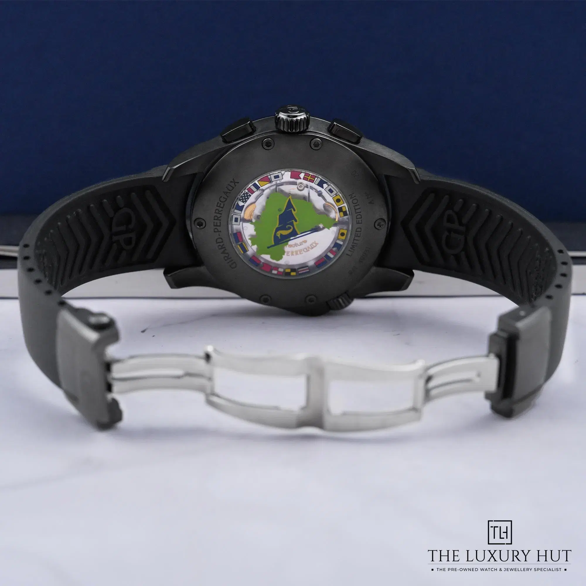 2026/07/18746ef1-2e55-48f2-9c67-520d1fe2f205Girard_Perregaux_Late_Clube_de_Santos_Titanium_52868-d.jpg.webp