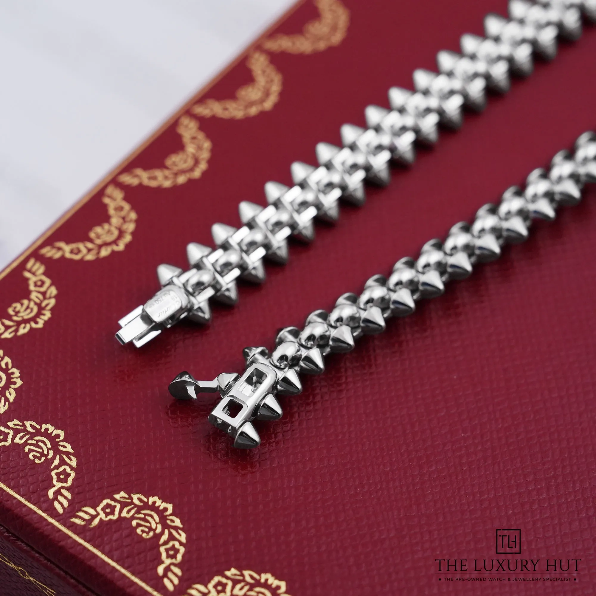 2026/07/1a11c2ee-71d0-4a57-800d-638f23c0a186Cartier_Clash_de_Cartier_White_Gold_Bracelet_53063-c.jpg.webp