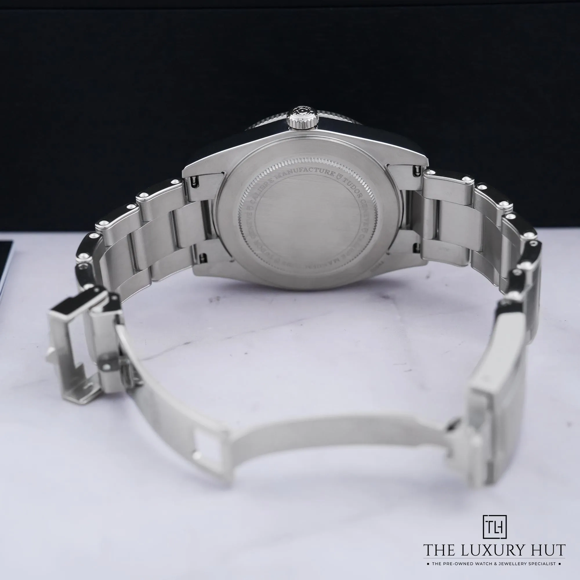 2026/07/1d187ab9-4e3d-4303-971f-235dd4094dbfTudor_Black_Bay_54_Steel_37mm_Black_53028-d.jpg.webp