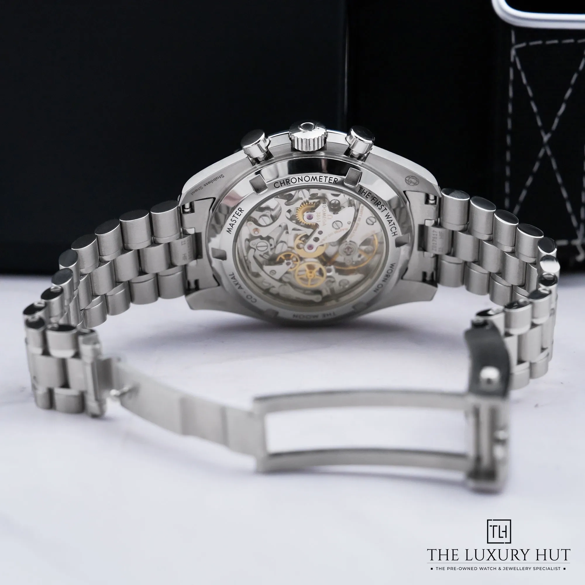 2026/07/309ad4ca-813c-4b12-9a2e-ed9c87ad3b3aOmega_Speedmaster_Moonwatch_Professional_White_LB937-d.jpg.webp