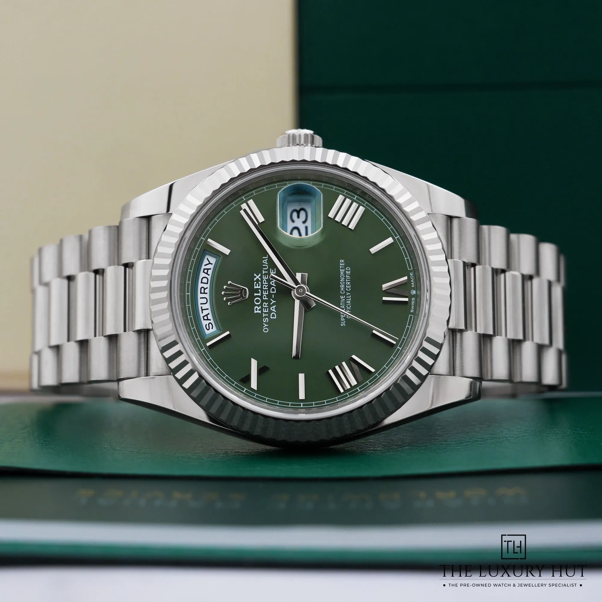 2026/07/3aac47b2-0046-4fb6-b8c7-71b812a8809bRolex_Day-Date_40mm_White_Gold_Olive_Green_53089-c.jpg.webp