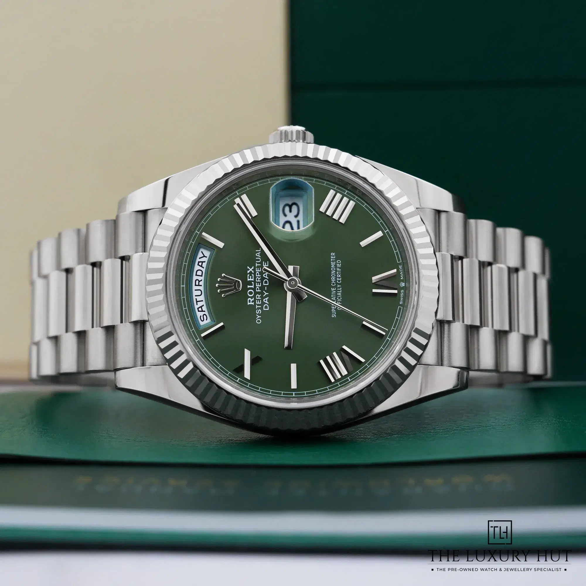 2026/07/3aac47b2-0046-4fb6-b8c7-71b812a8809bRolex_Day-Date_40mm_White_Gold_Olive_Green_53089-c.jpg.webp