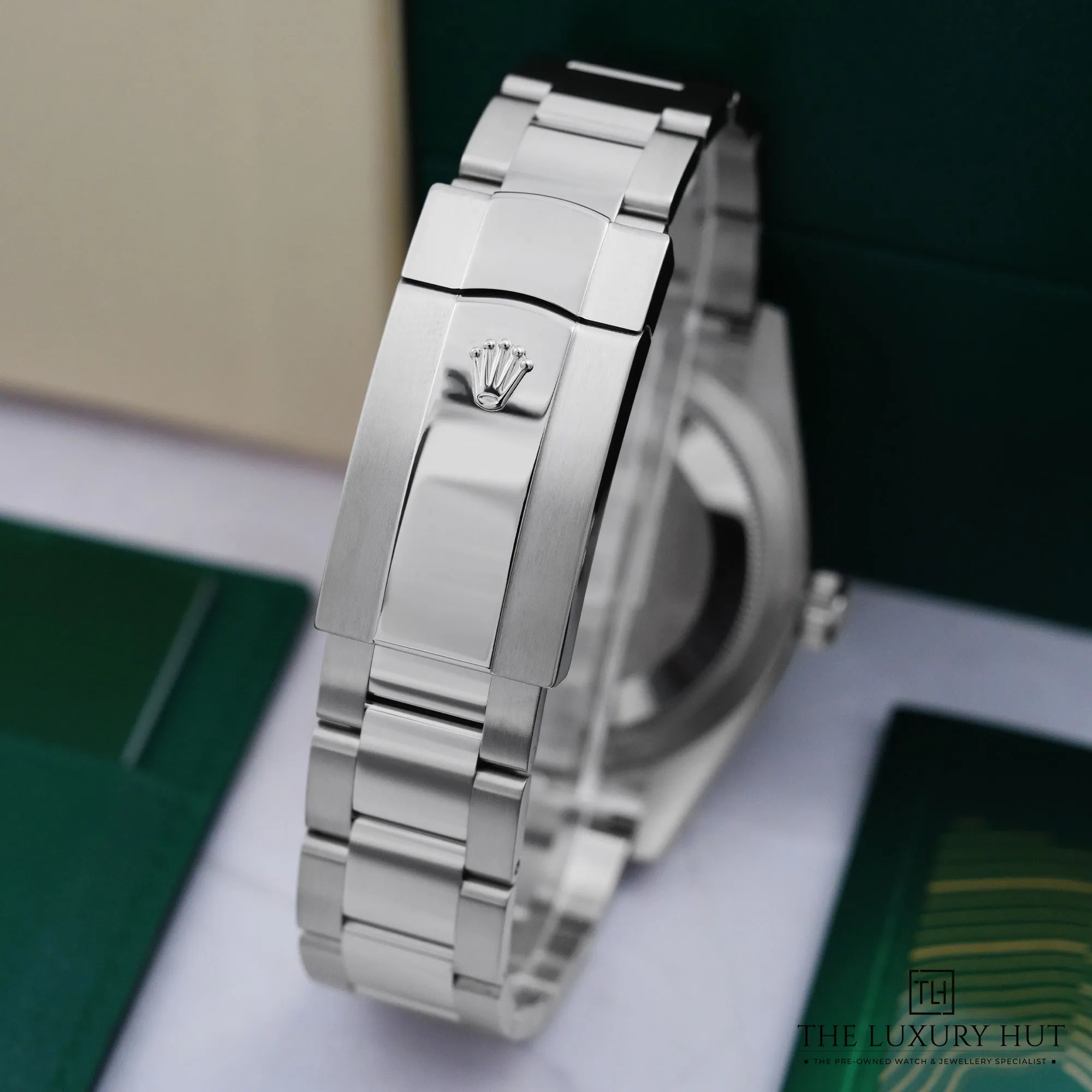 2026/07/44874049-8af0-4472-90be-ca53efda0e6aRolex_Sky-Dweller_42mm_White_Dial_LB959-d.jpg.webp