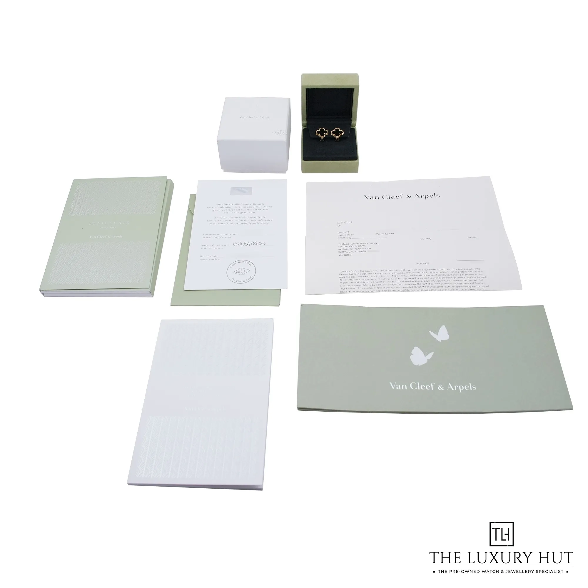 2026/07/59b4a91f-e9d2-4aff-9168-5c2561e20c2bVan_Cleef_Arpels_Yellow_Gold_Onyx_Earrings_53195-ee.jpg.webp