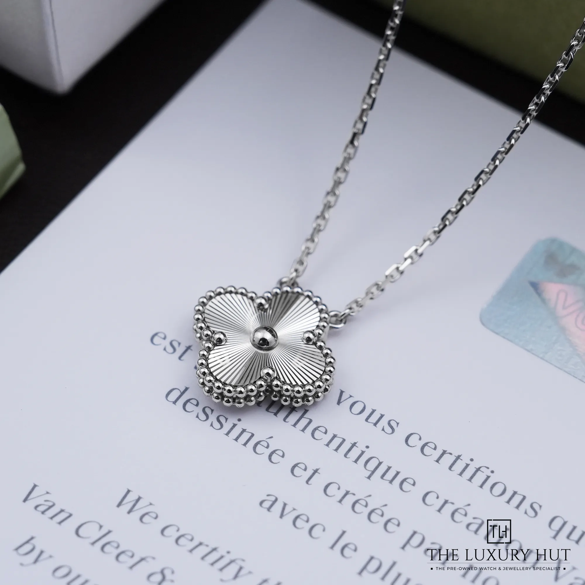 2026/07/65c91280-bd2d-4849-8359-120b78c50fe8Van_Cleef_Arpels_Gold_Guilloché_Pendant_53196-c.jpg.webp