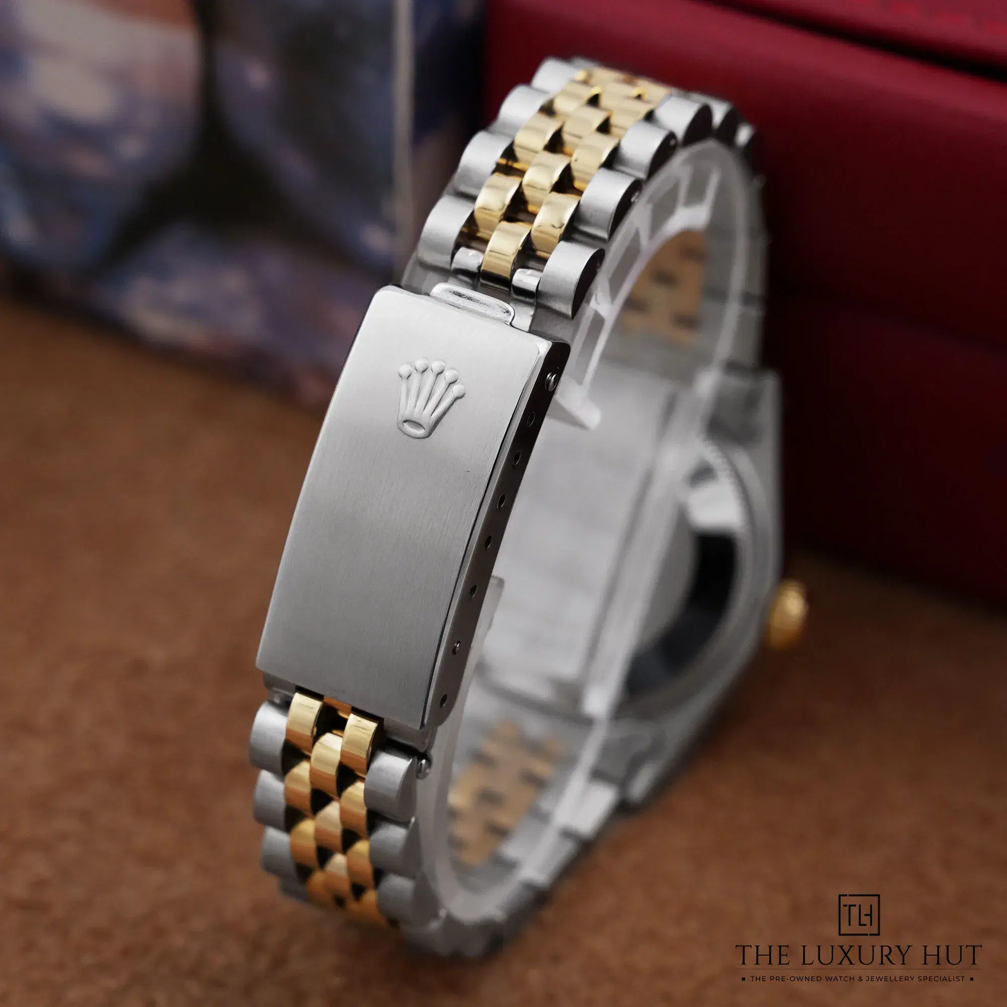 2026/07/7905974d-2627-4b12-8ce4-e09db71e2bb3Rolex_Lady-Datejust_White_MOP_Diamond_52707-1-e.jpg.webp