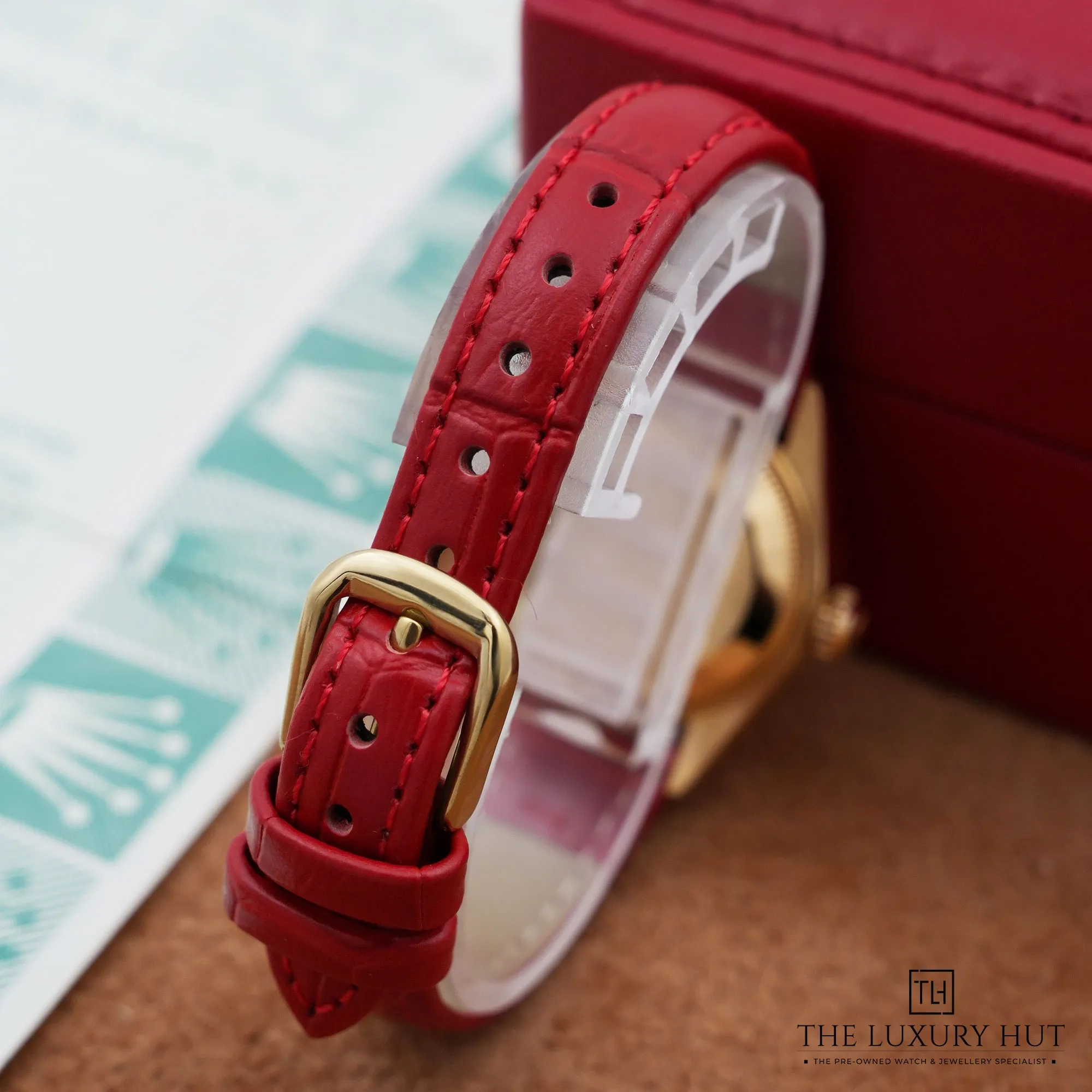 2026/07/7b111c25-8f4c-4ef8-b702-c7c4048d9bafRolex_Lady-Datejust_Gold_26_Champagne_Baton_52989-e.jpg.webp