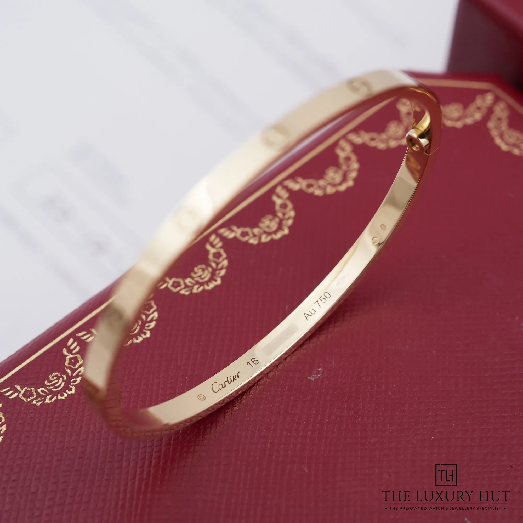 2026/07/8f13fc06-c174-446e-a686-c14ab0176106Cartier_18ct_Yellow_Gold_LOVE_Bangle_Small_53047-c.jpg.webp