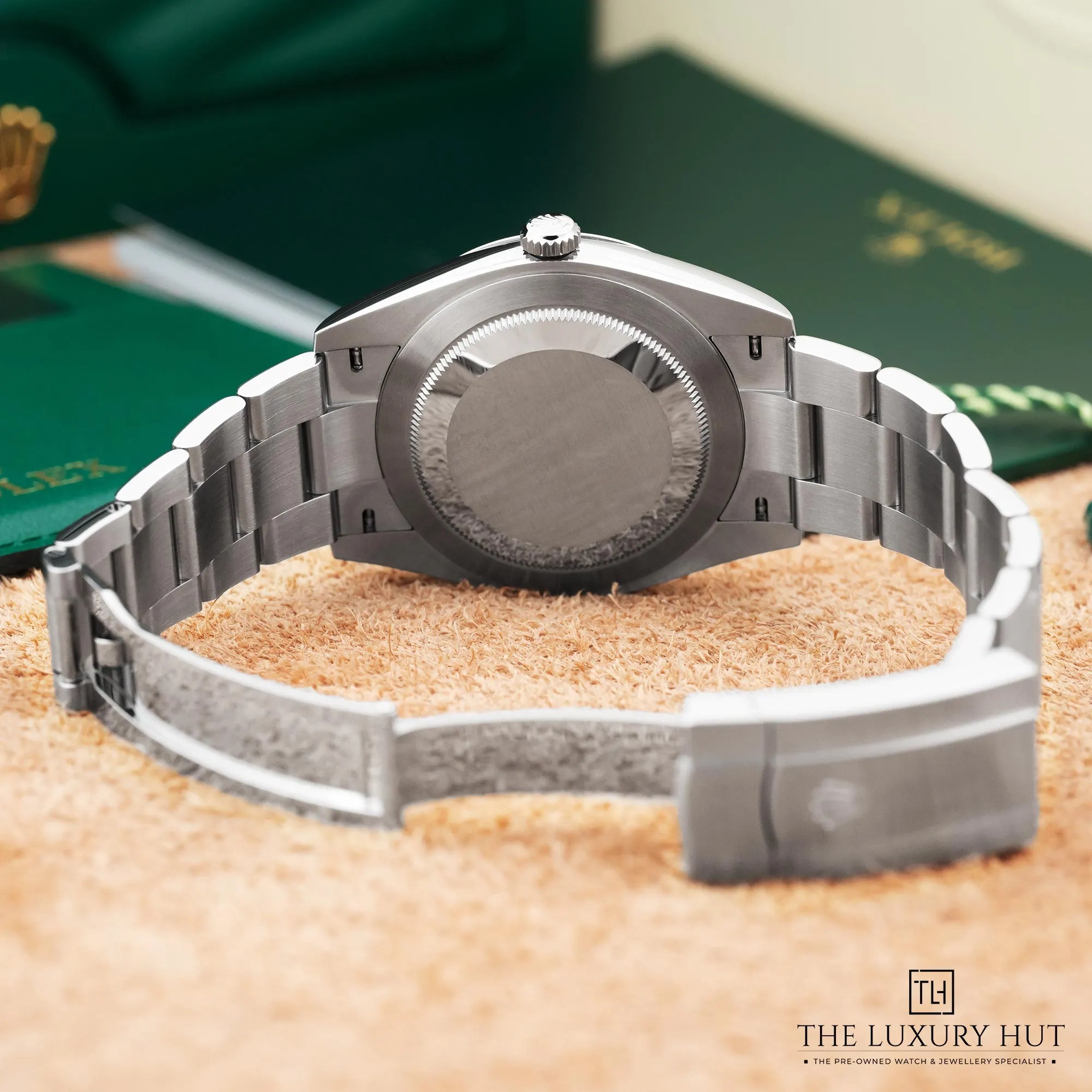 2026/07/9b1a8f7e-f42f-4bc2-baea-ae4a3d84d7a8Rolex_Oyster_Perpetual_41mm_Steel_Green_Dial_53109-d.jpg.webp