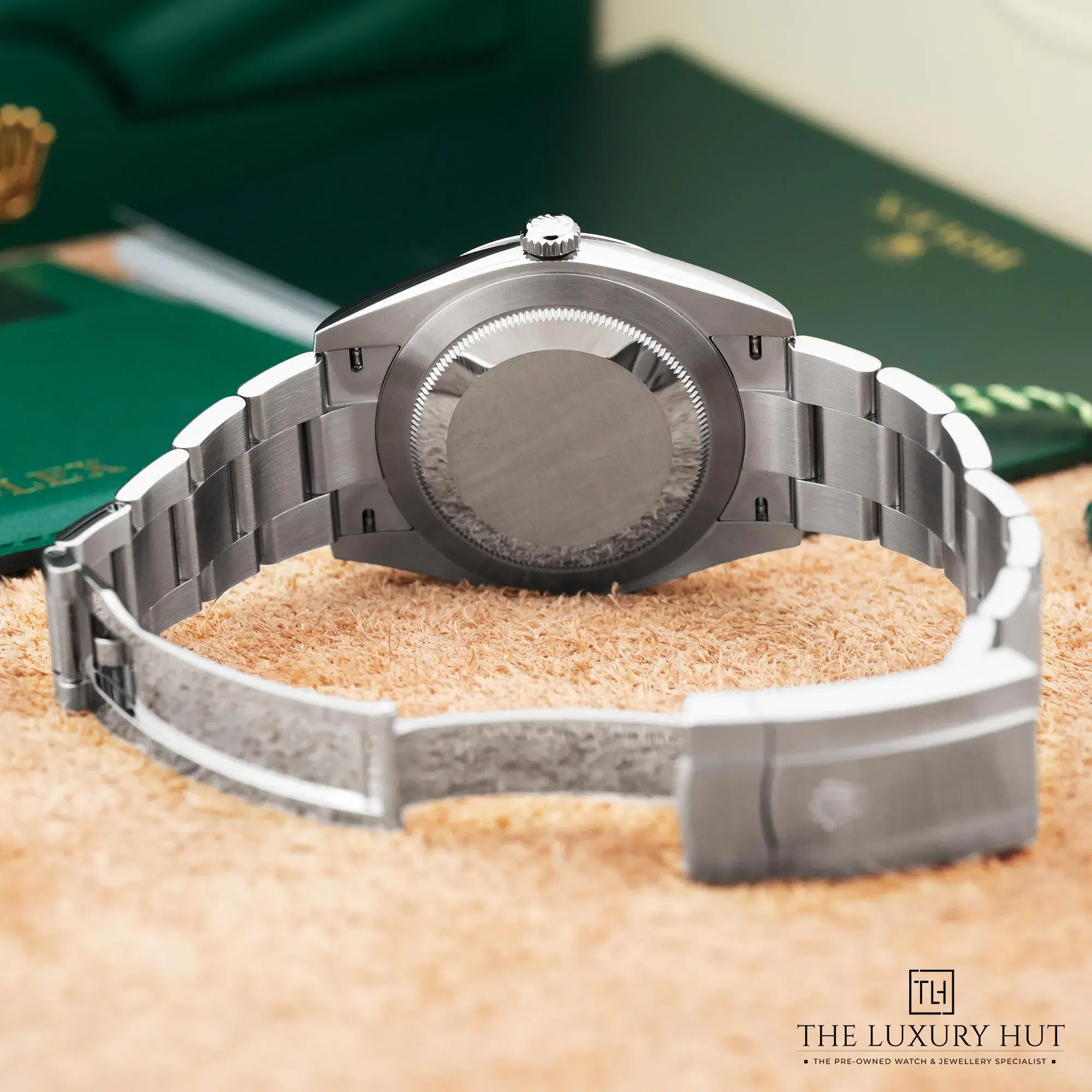 2026/07/9b1a8f7e-f42f-4bc2-baea-ae4a3d84d7a8Rolex_Oyster_Perpetual_41mm_Steel_Green_Dial_53109-d.jpg.webp