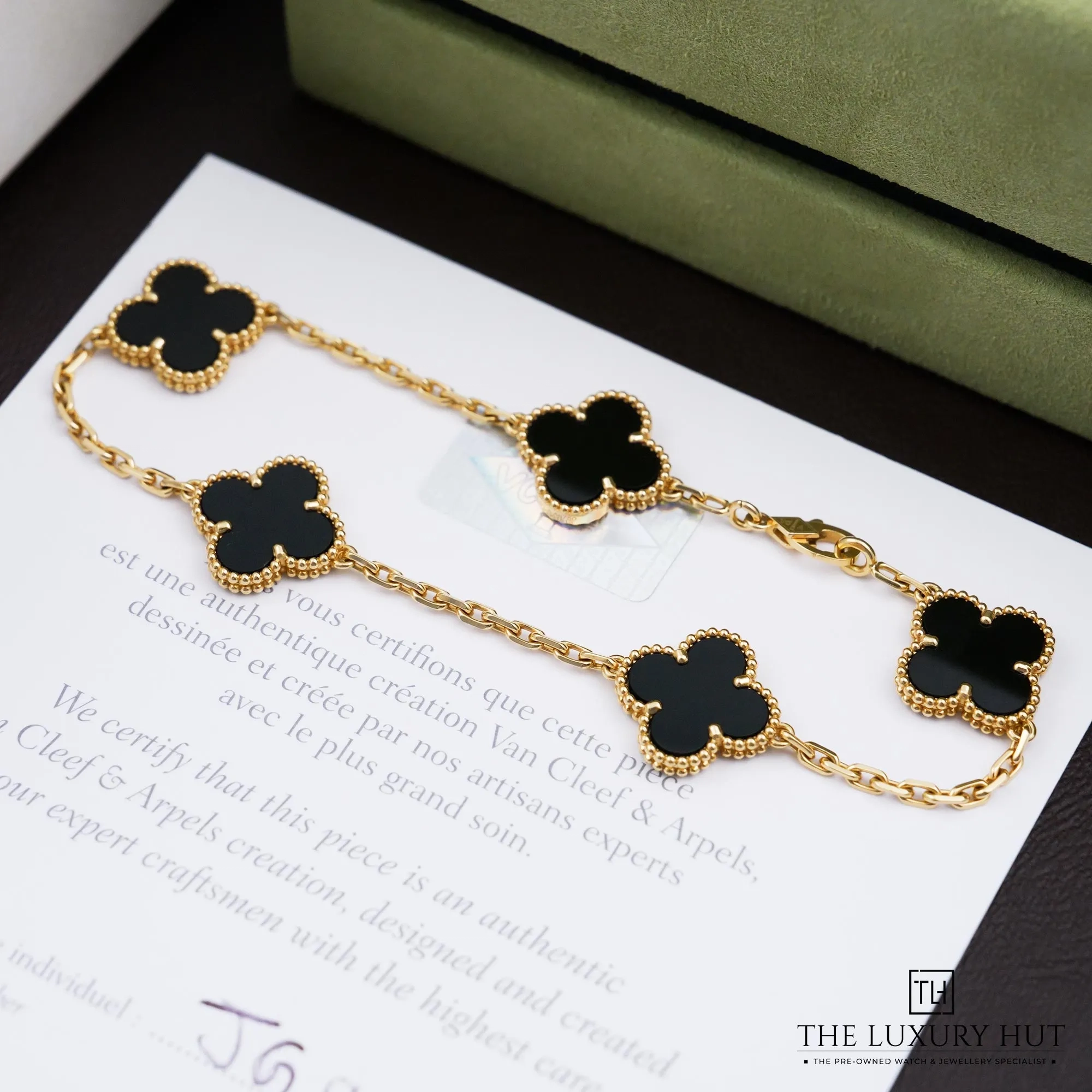 2026/07/a124623c-991f-41b9-b9ae-bc051d17e5bcVan_Cleef_Yellow_Gold_Onyx_Motifs_Bracelet_53264-b.jpg.webp