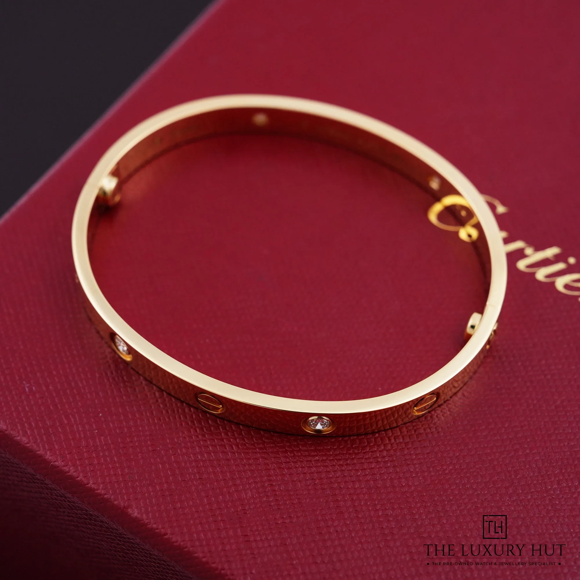 2026/07/a68e813a-727c-45f3-909c-9548a734e767Cartier_LOVE_Bracelet_Classic_Diamonds_53125-e.jpg.webp
