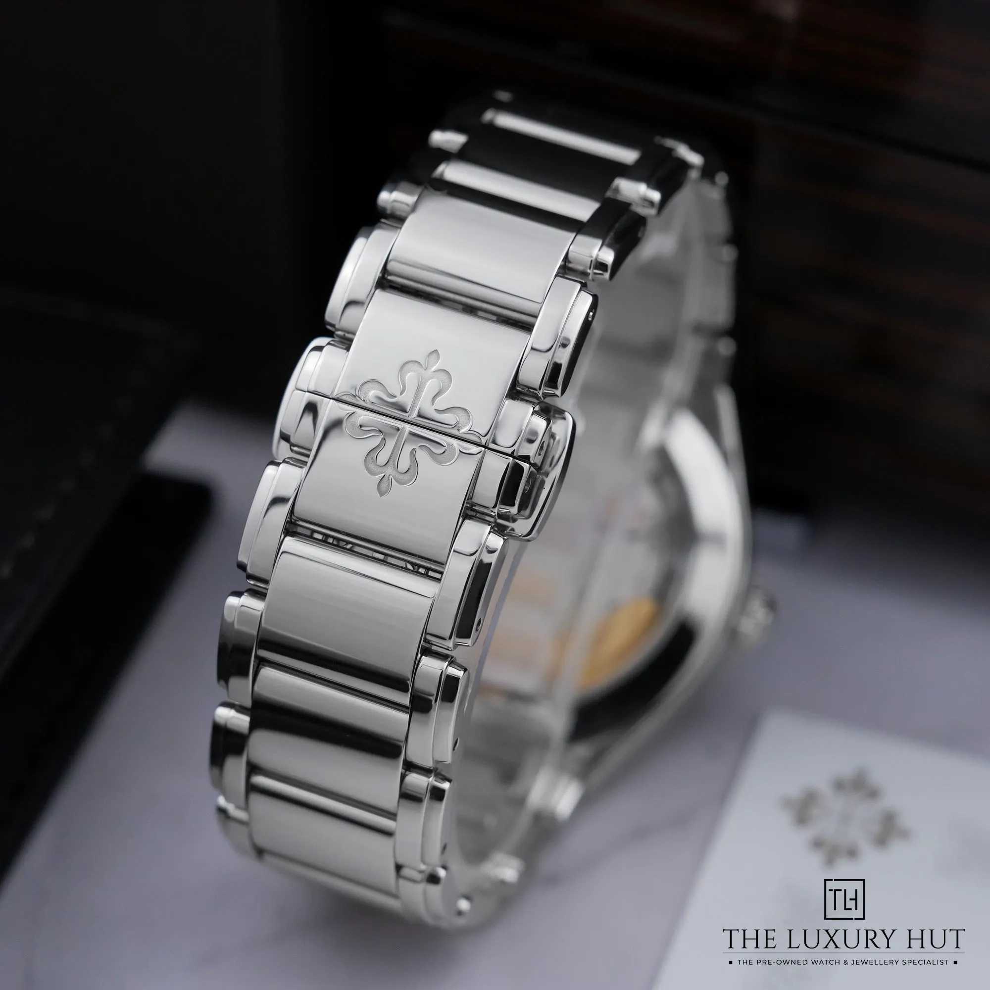 2026/07/b2620db1-7336-455c-9fed-08aa8142f302Patek_Philippe_Twenty~4_Steel_36_Olive_Green_Dial_LB974-e.jpg.webp