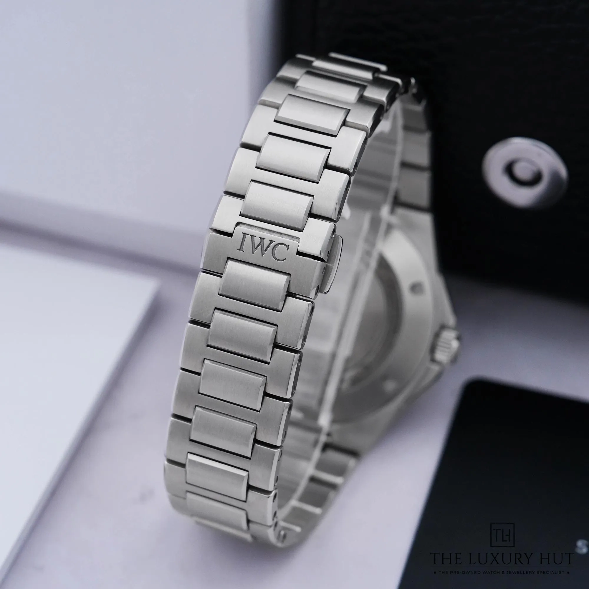 2026/07/bbd871b8-879d-4629-b170-3e5e507f6377IWC_Ingenieur_Stainless_Steel_40mm_Black_53124-e.jpg.webp