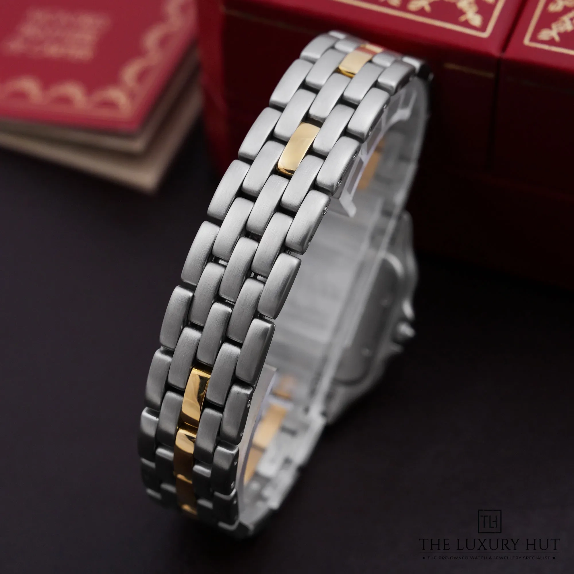 2026/07/bed1b1ef-6625-4c58-a3ef-82d34a8e95caCartier_Panthère_Steel_Gold_Cream_Roman_53096-e.jpg.webp