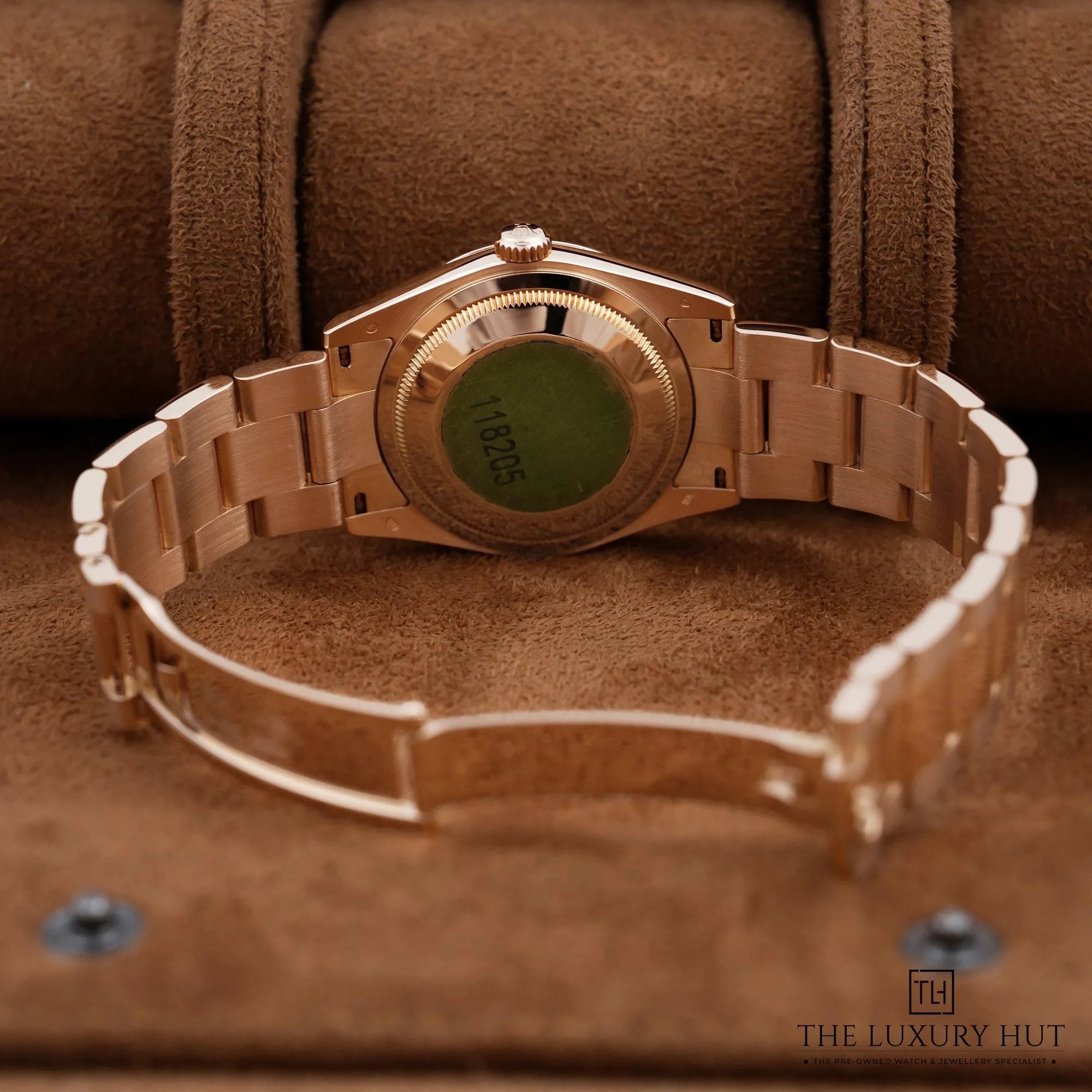 2026/07/bfb274b6-08f4-49c1-8bcb-7837d241ee02Rolex_Day-Date_36_Everose_Gold_White_Update_LB930-c.jpg.webp