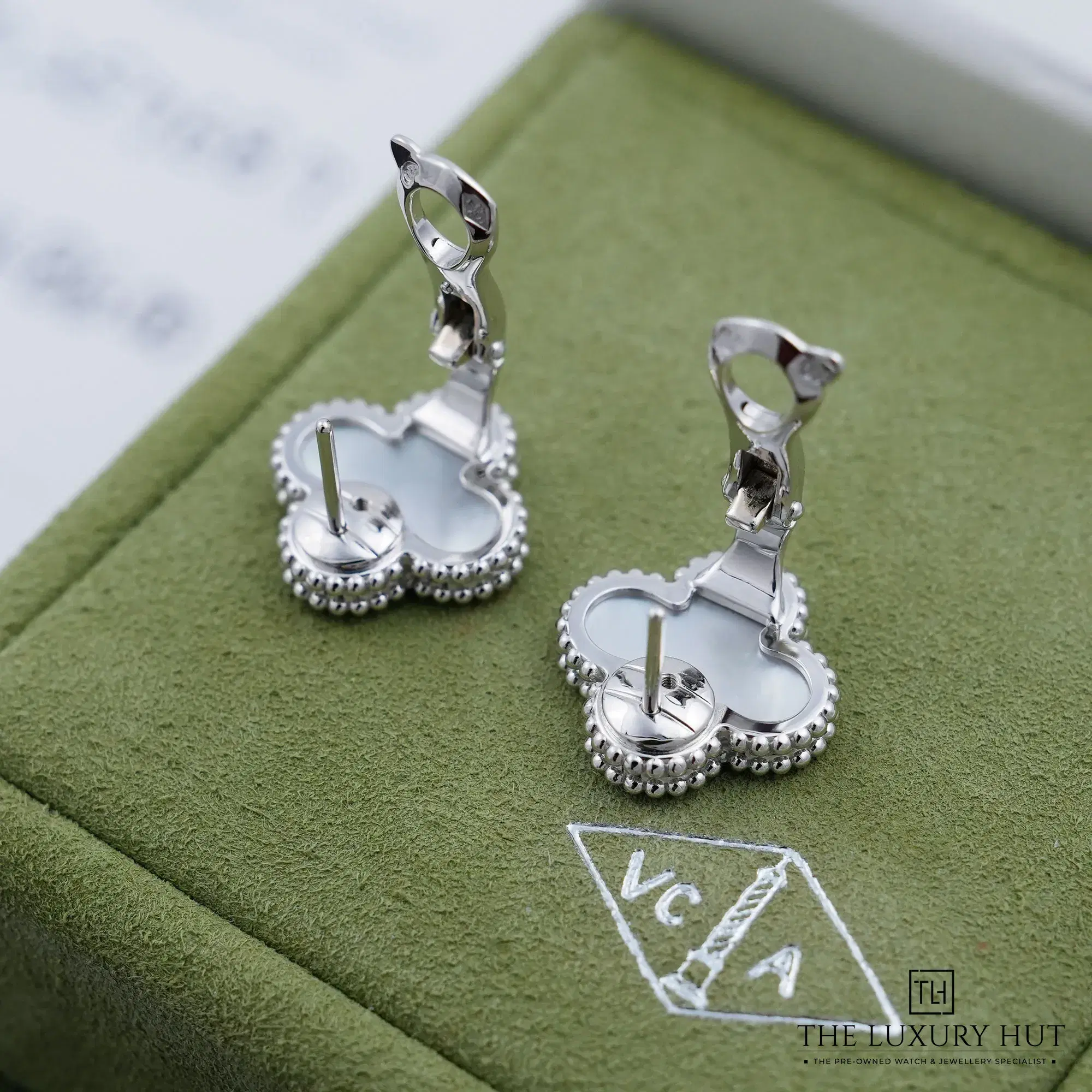2026/07/c1c773e4-023f-437c-ba48-ea394d31a54cVan_Cleef_White_Gold_Mother-of-Pearl_Earrings_53256-d.jpg.webp