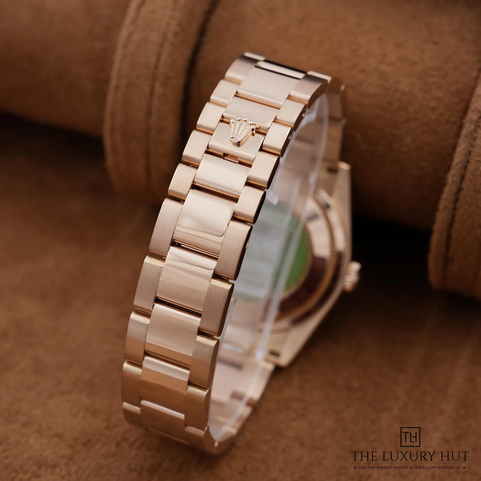 2026/07/c55060f4-20c1-4572-b304-5cf0a6436333Rolex_Day-Date_36_Everose_Gold_White_Update_LB930-d.jpg.webp