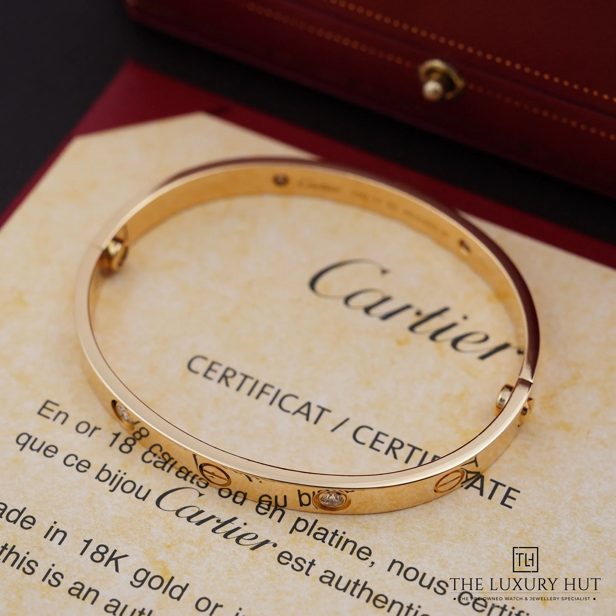 2026/07/d0c5fdcf-6723-45c9-99cb-c1758942ab71Cartier_LOVE_Bracelet_Classic_4_Diamonds_53230-c.jpg.webp