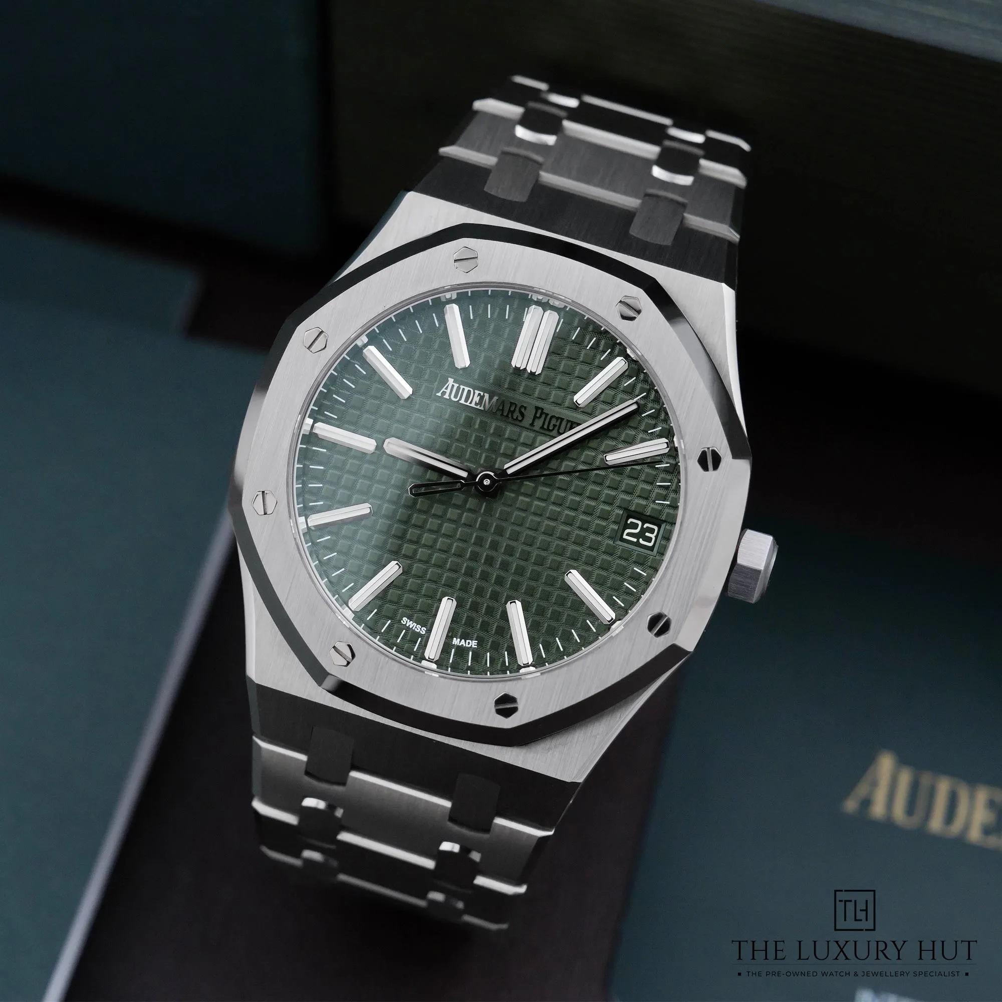 2026/07/d51ad421-ebd2-4e82-a337-711941be42e7Audemars_Piguet_Royal_Oak_Steel_41mm_Khaki_Green_LB924-b.jpg.webp