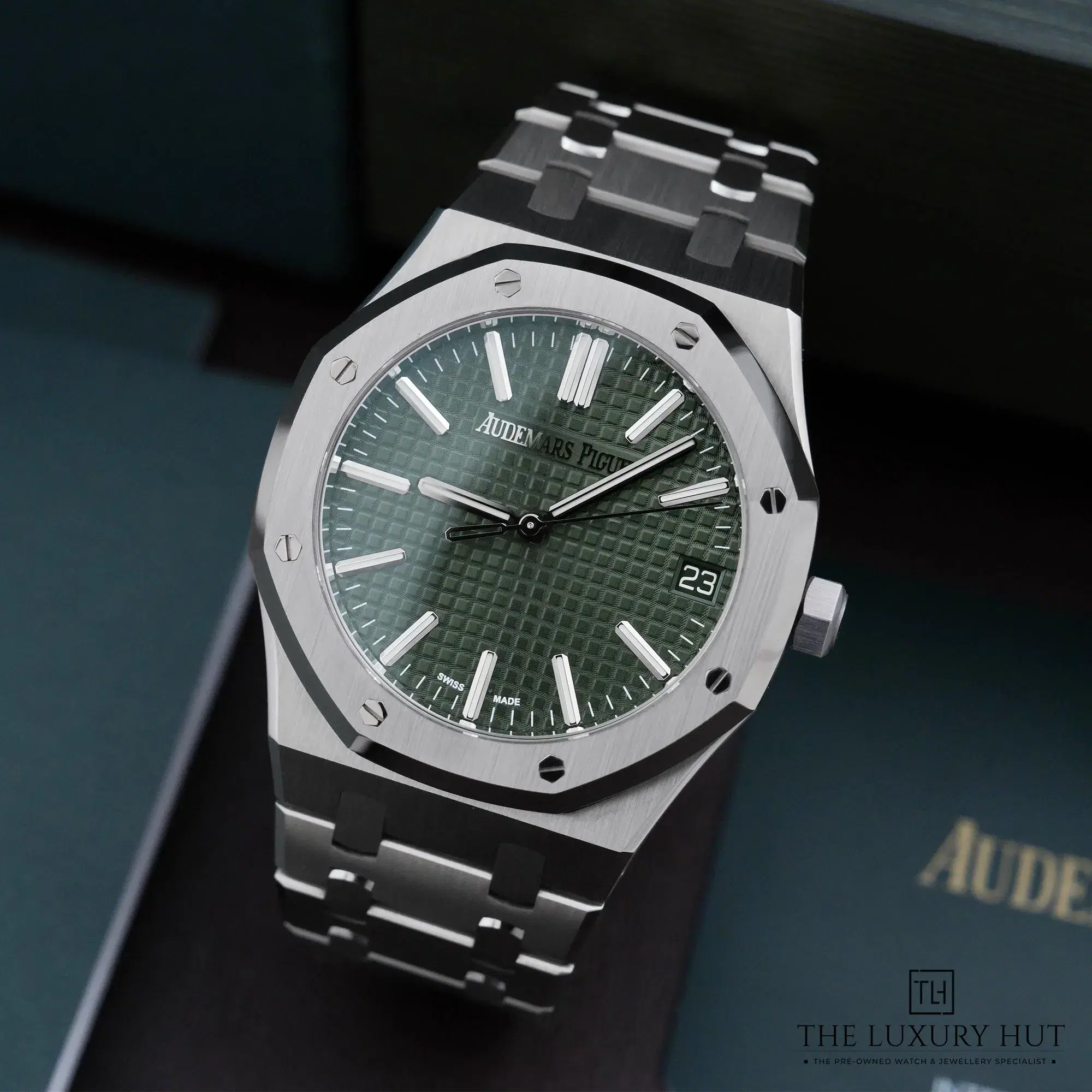 2026/07/d51ad421-ebd2-4e82-a337-711941be42e7Audemars_Piguet_Royal_Oak_Steel_41mm_Khaki_Green_LB924-b.jpg.webp
