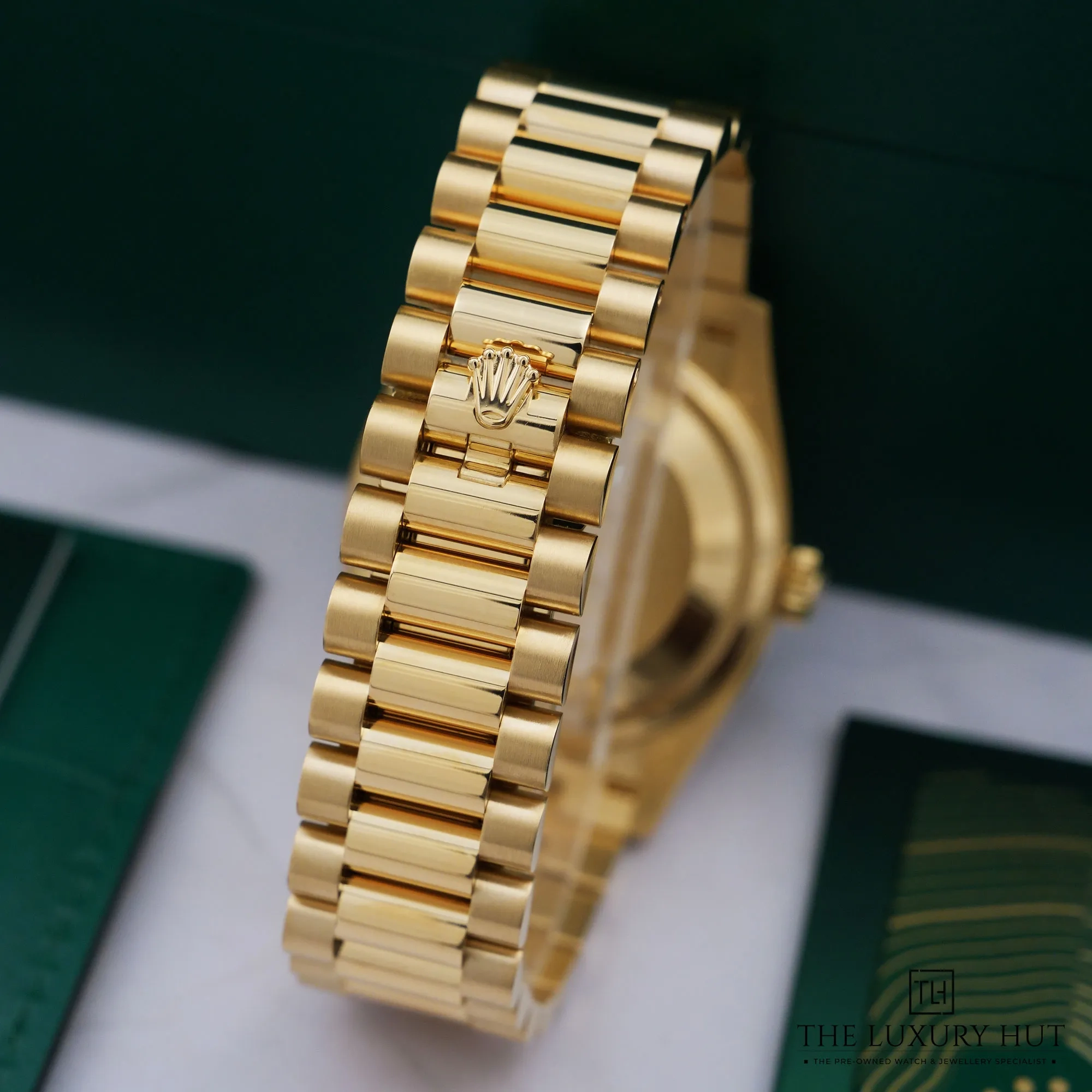 2026/07/da051d11-9a8c-4248-bf7e-6e6b1d2dd666Rolex_Day-Date_36_Yellow_Gold_White_MOP_Diamond_LB928-e.jpg.webp