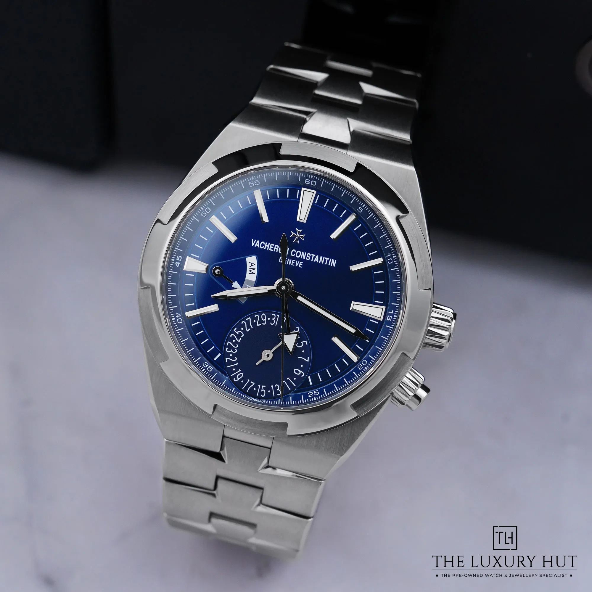 2026/07/da172cec-fe5e-4eb8-988c-87ccf4f2c851Vacheron_Constantin_Overseas_Dual_Time_Steel_Blue_LB956-b.jpg.webp