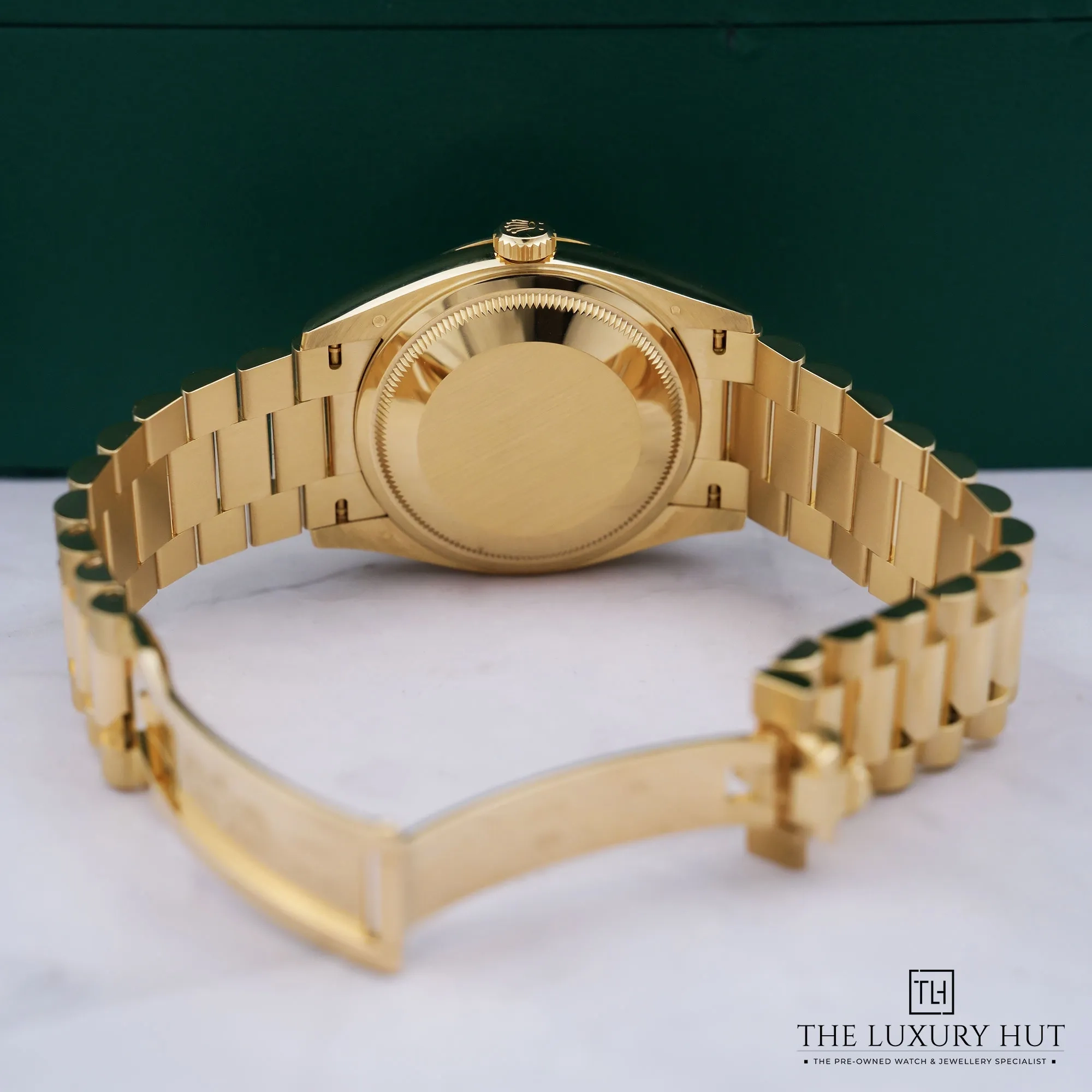 2026/07/dd9f7480-1e8d-4daa-96c5-42e3b34255aaRolex_Day-Date_36_Yellow_Gold_White_MOP_Diamond_LB928-d.jpg.webp